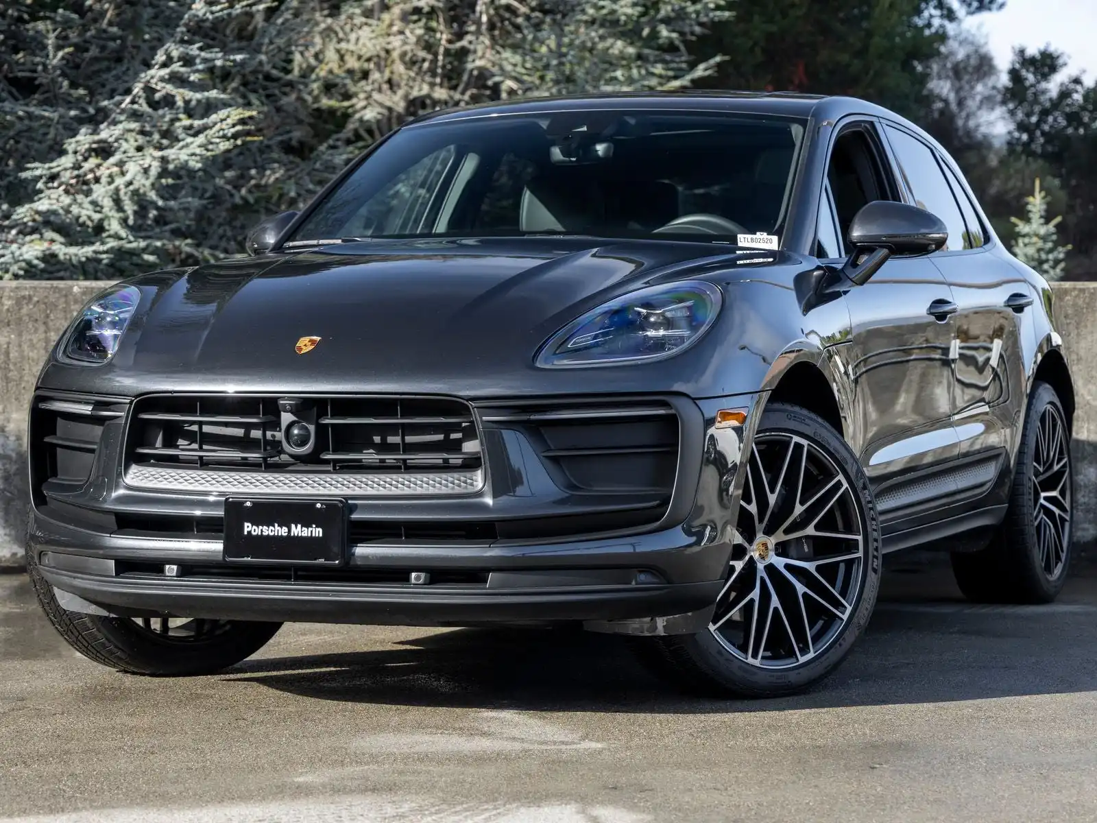 2026 Porsche Macan Base's photo