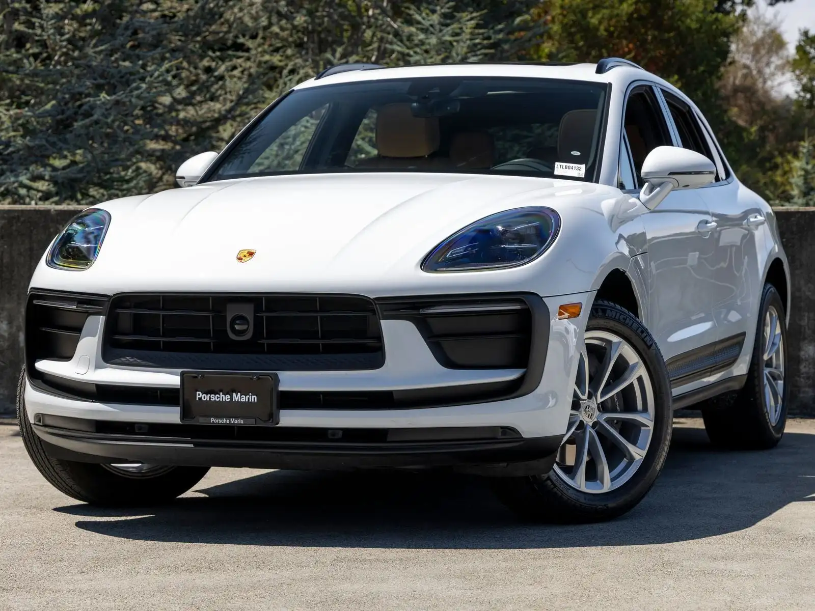 2026 Porsche Macan Base's photo