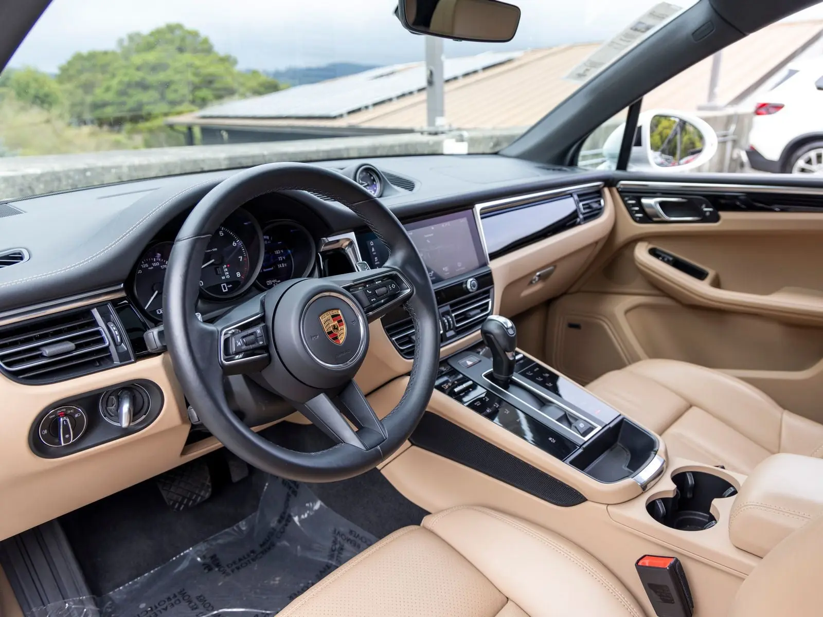 2024 Porsche Macan Base photo 4