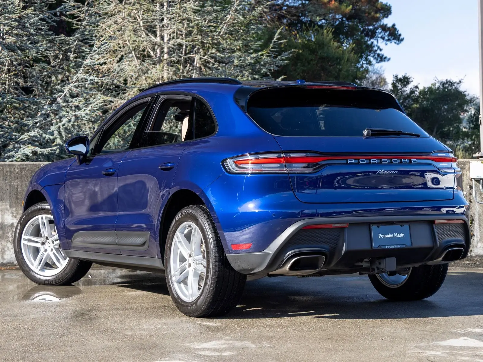 2026 Porsche Macan Base photo 3