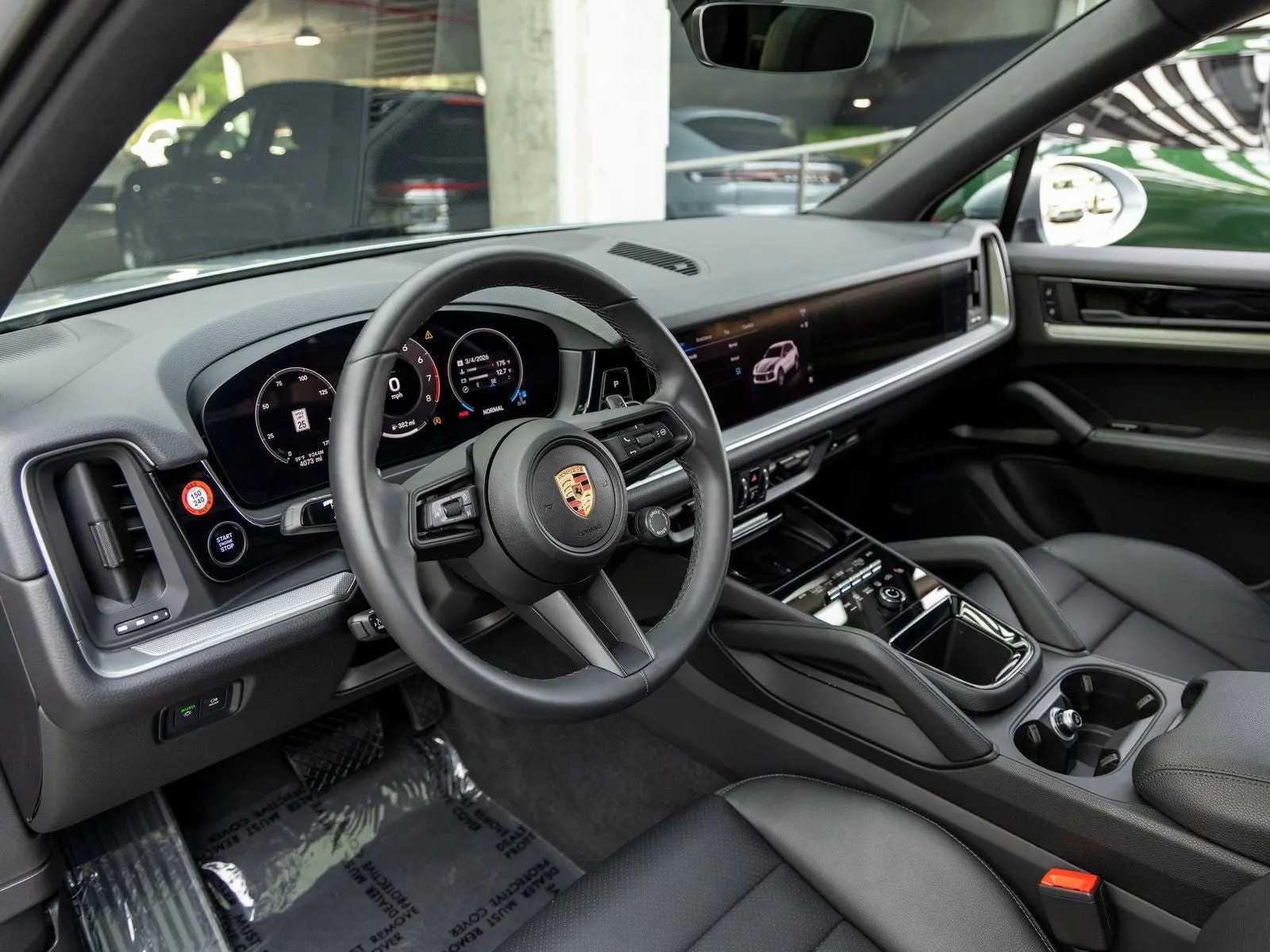 2025 Porsche Cayenne Base photo 4