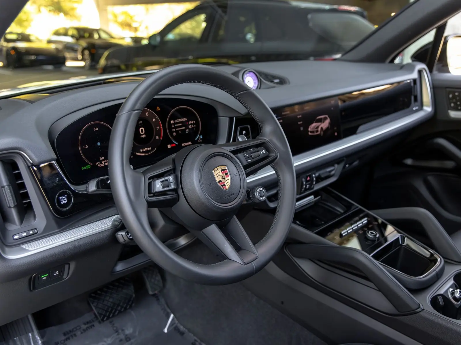 2025 Porsche Cayenne Base photo 4