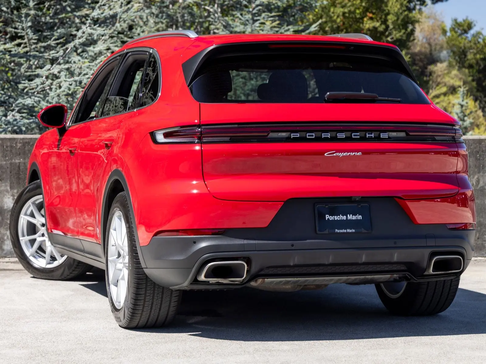 2026 Porsche Cayenne Base photo 3