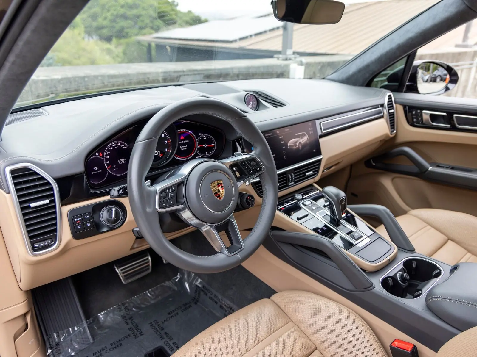 2023 Porsche Cayenne GTS photo 4