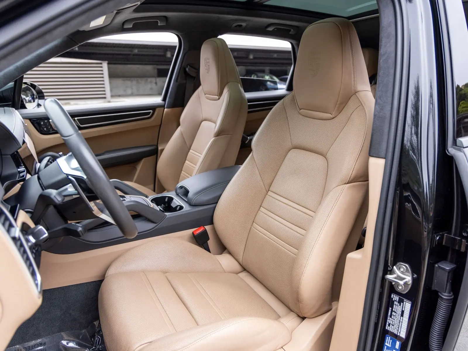 2023 Porsche Cayenne GTS photo 5