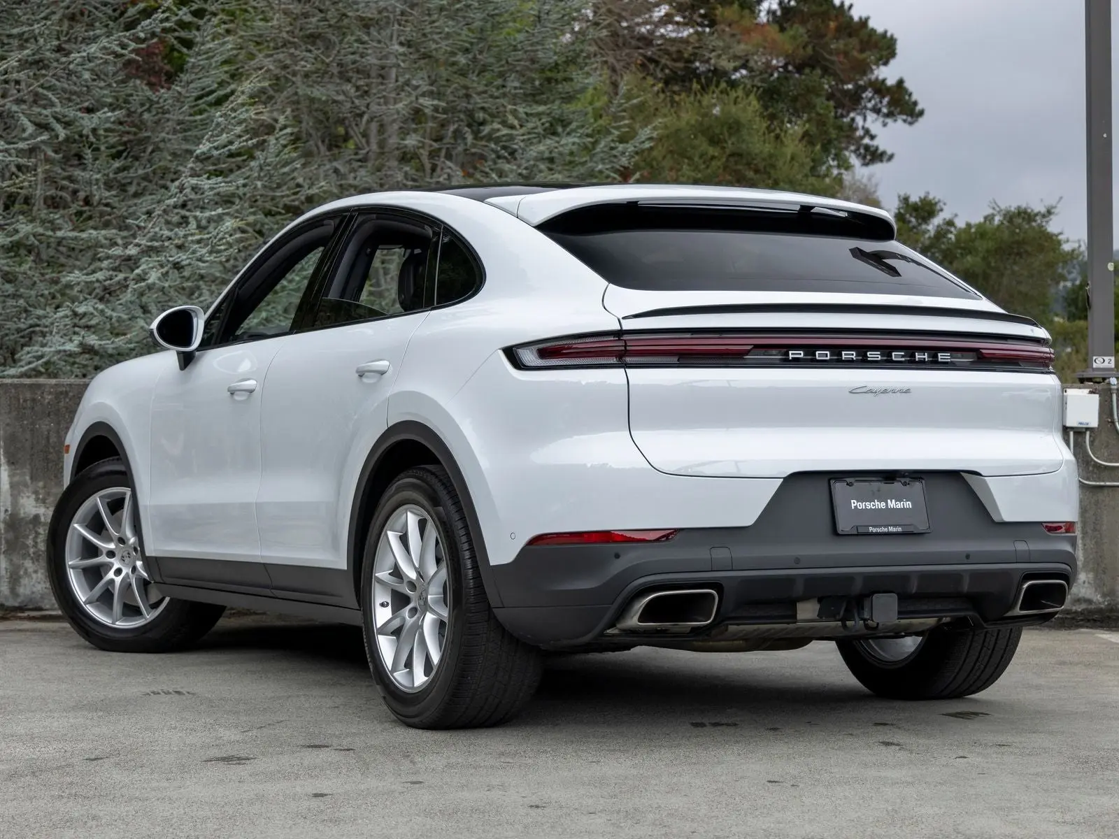 2026 Porsche Cayenne Base photo 3