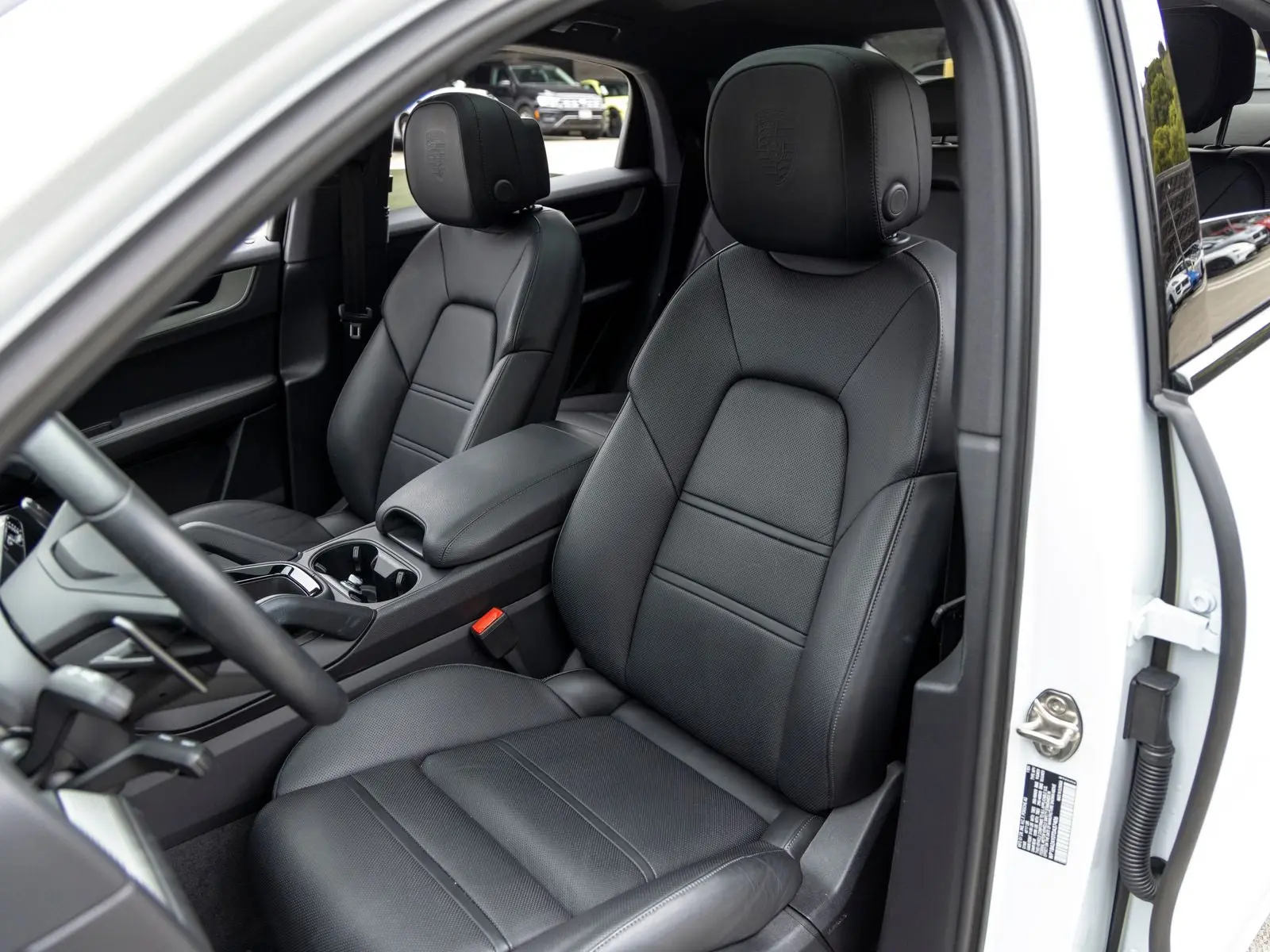 2026 Porsche Cayenne Base photo 5