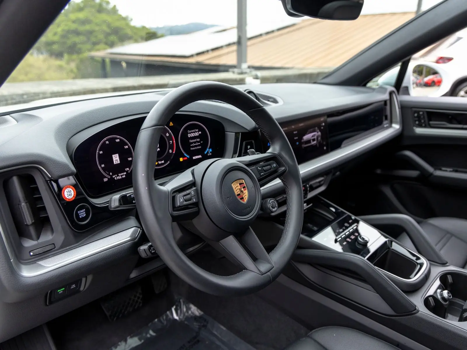 2026 Porsche Cayenne Base photo 4