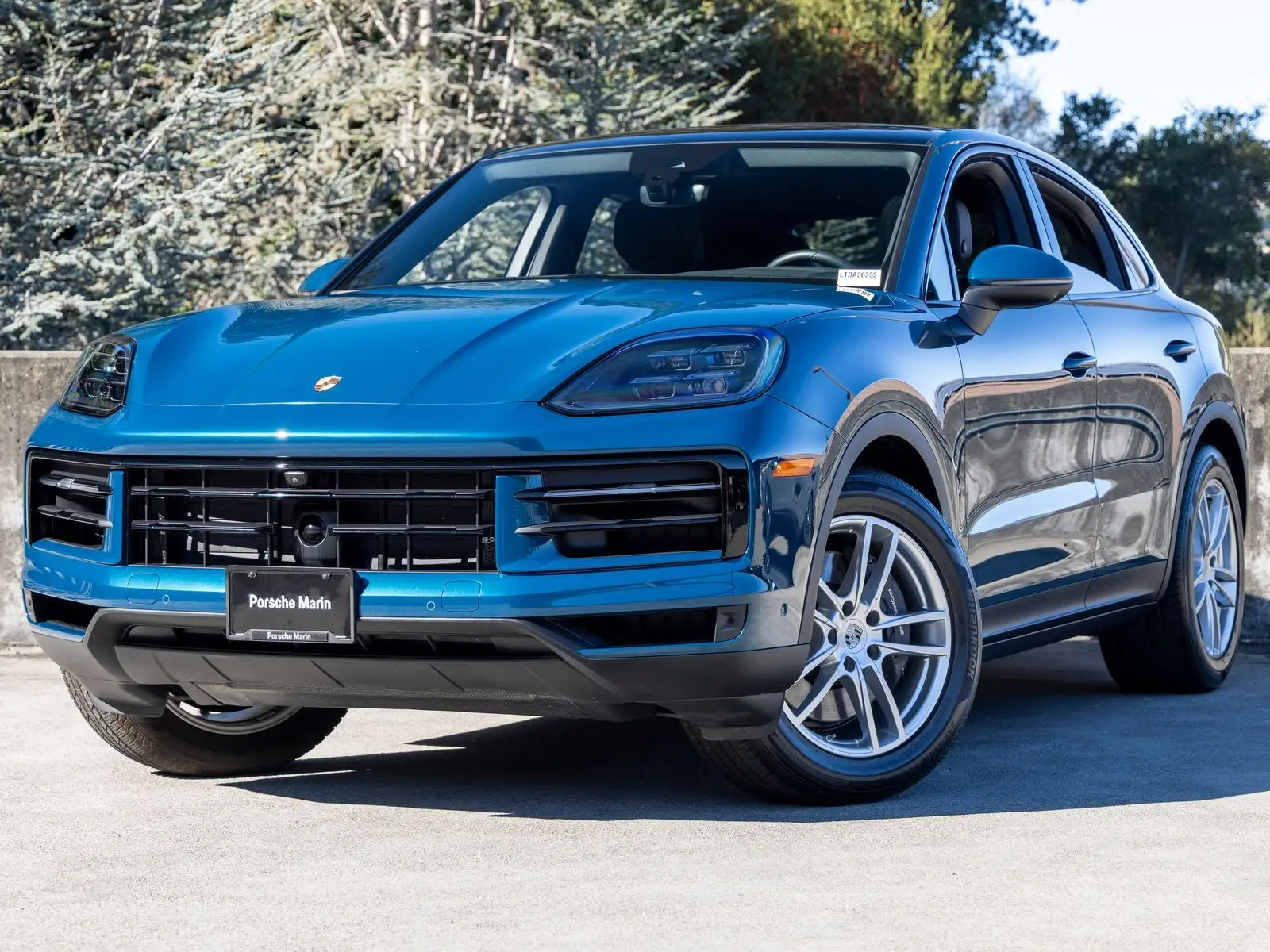 2026 Porsche Cayenne Base photo 1