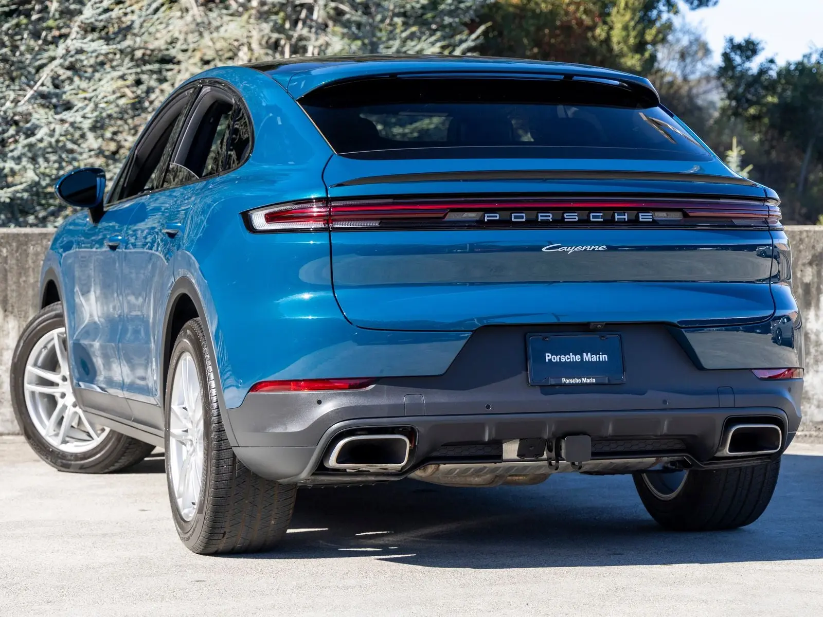 2026 Porsche Cayenne Base photo 3