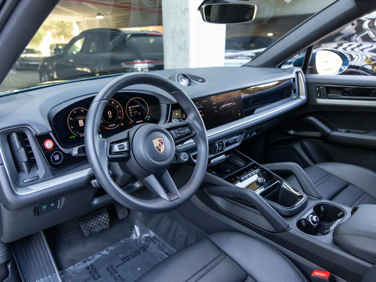 2026 Porsche Cayenne Base photo 4