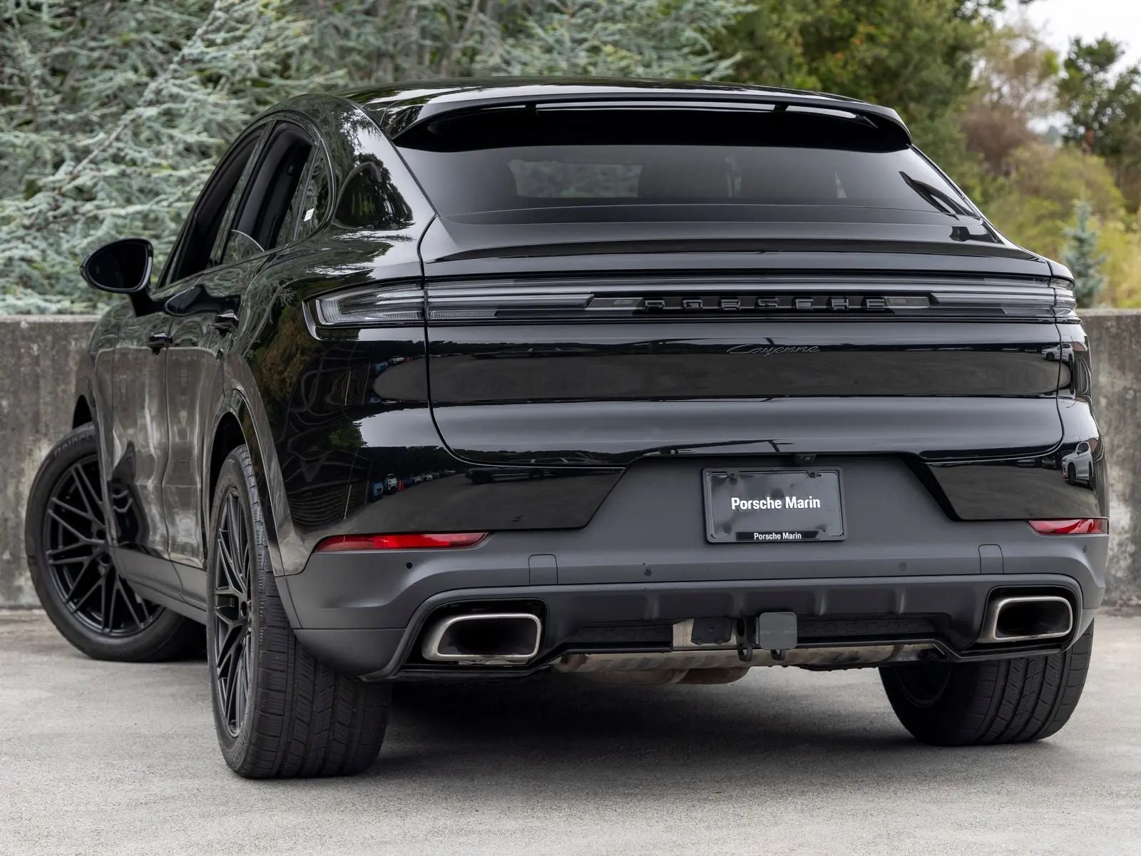 2026 Porsche Cayenne Base photo 3