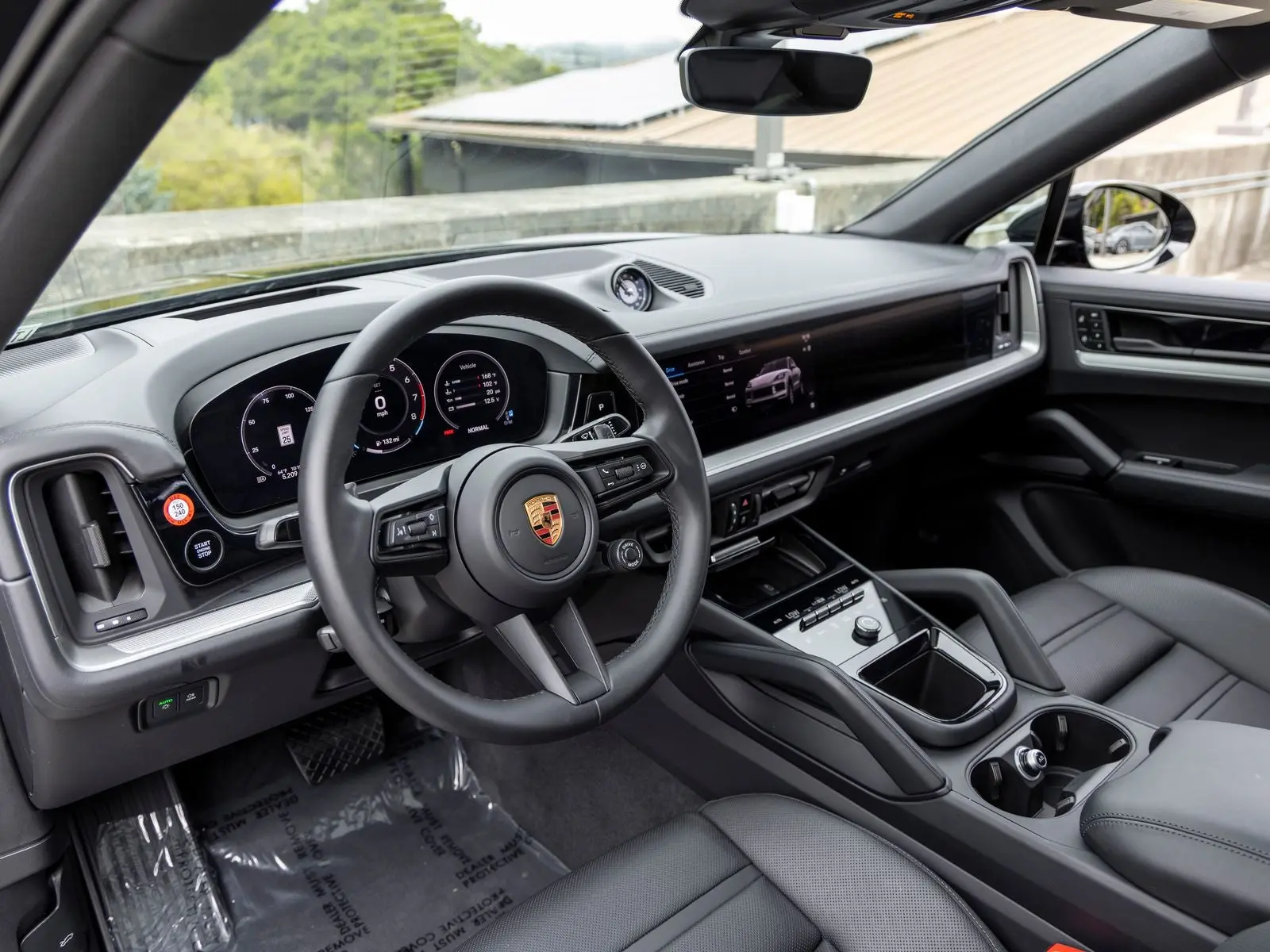 2026 Porsche Cayenne Base photo 4