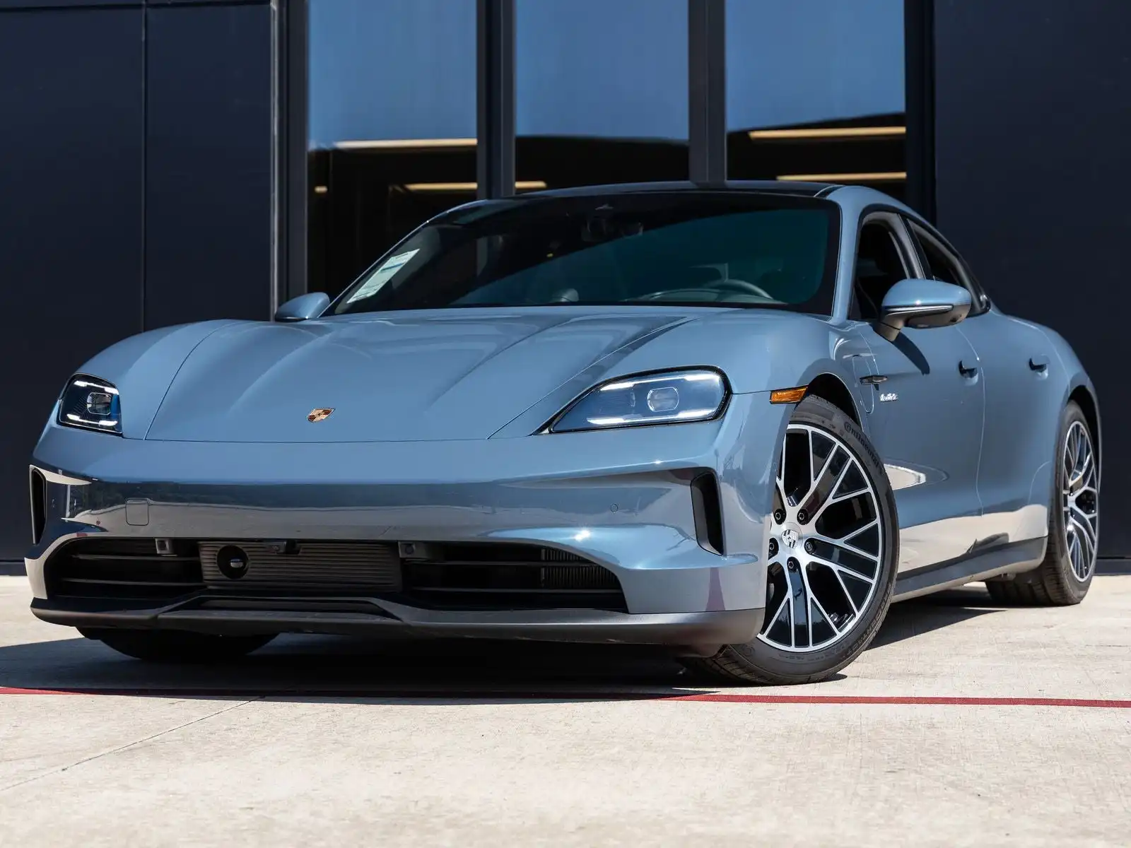 2026 Porsche Taycan 4 Black Edition's photo