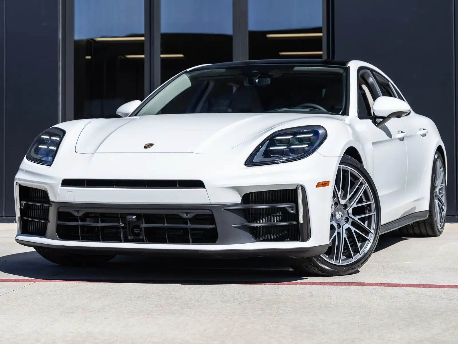 2026 Porsche Panamera 4's photo