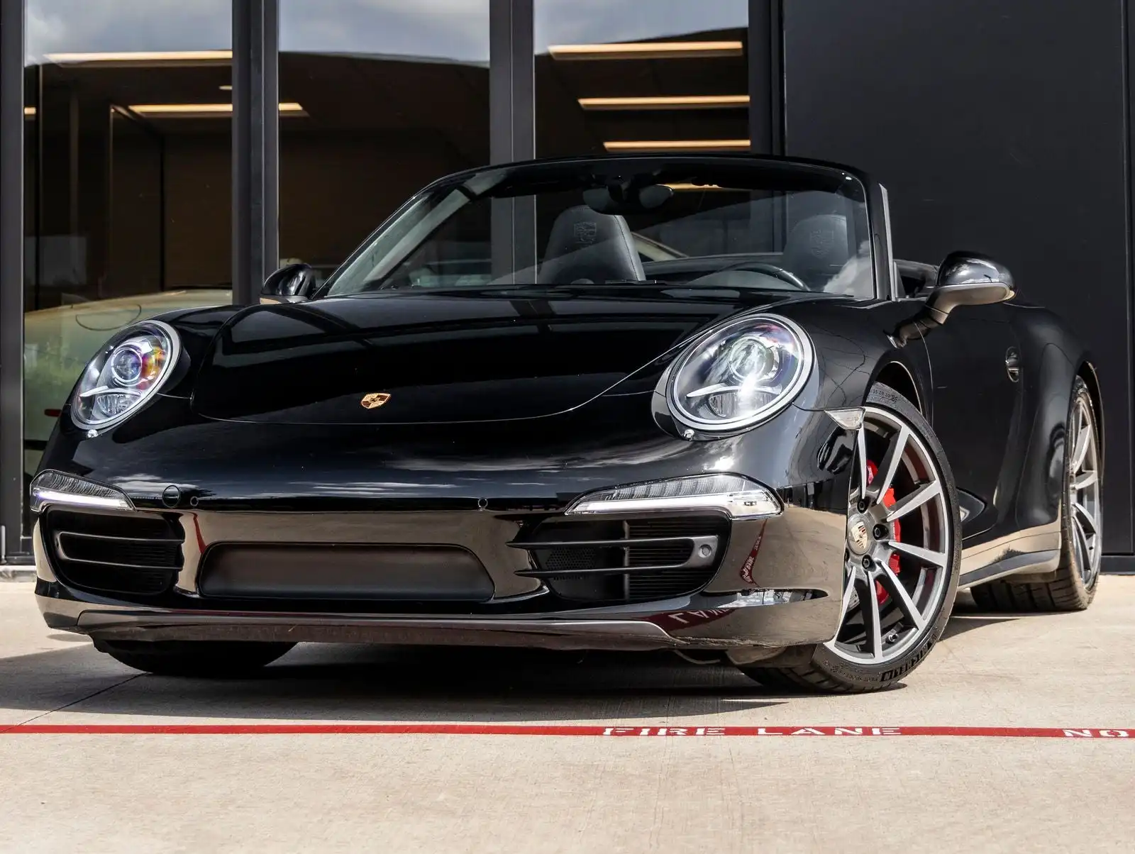 2014 Porsche 911 Carrera 4S Cabriolet's photo