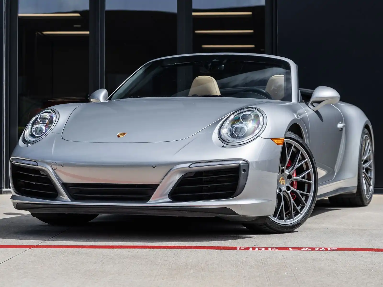 2017 Porsche 911 Carrera 4S Cabriolet's photo