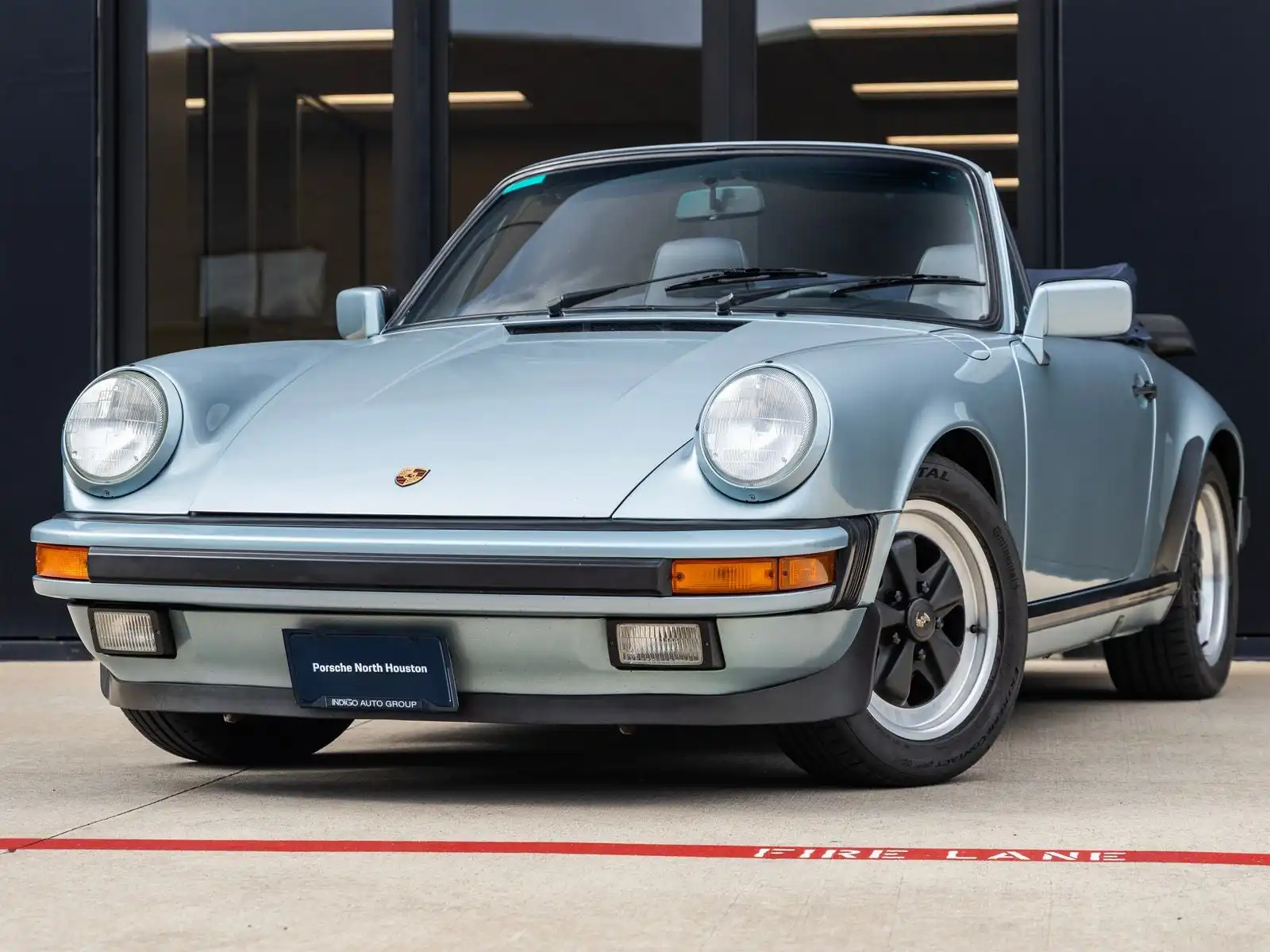 1988 Porsche 911 Carrera Cabriolet's photo