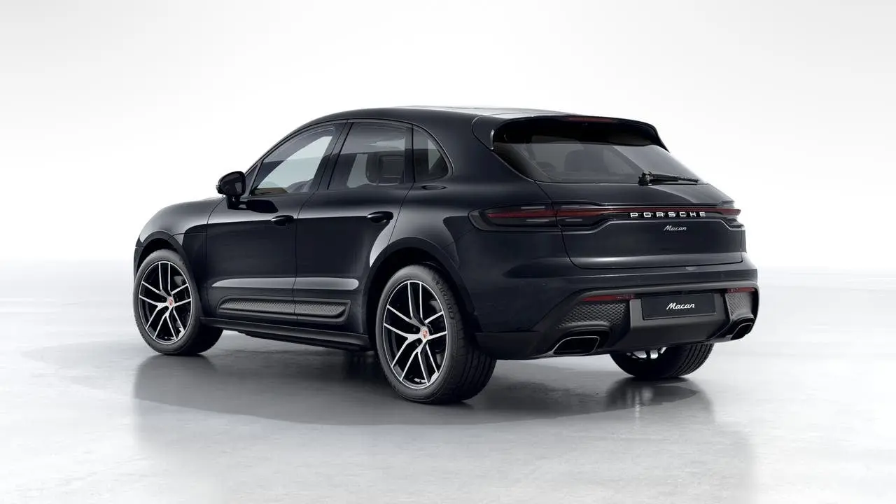 2026 Porsche Macan Base photo 3