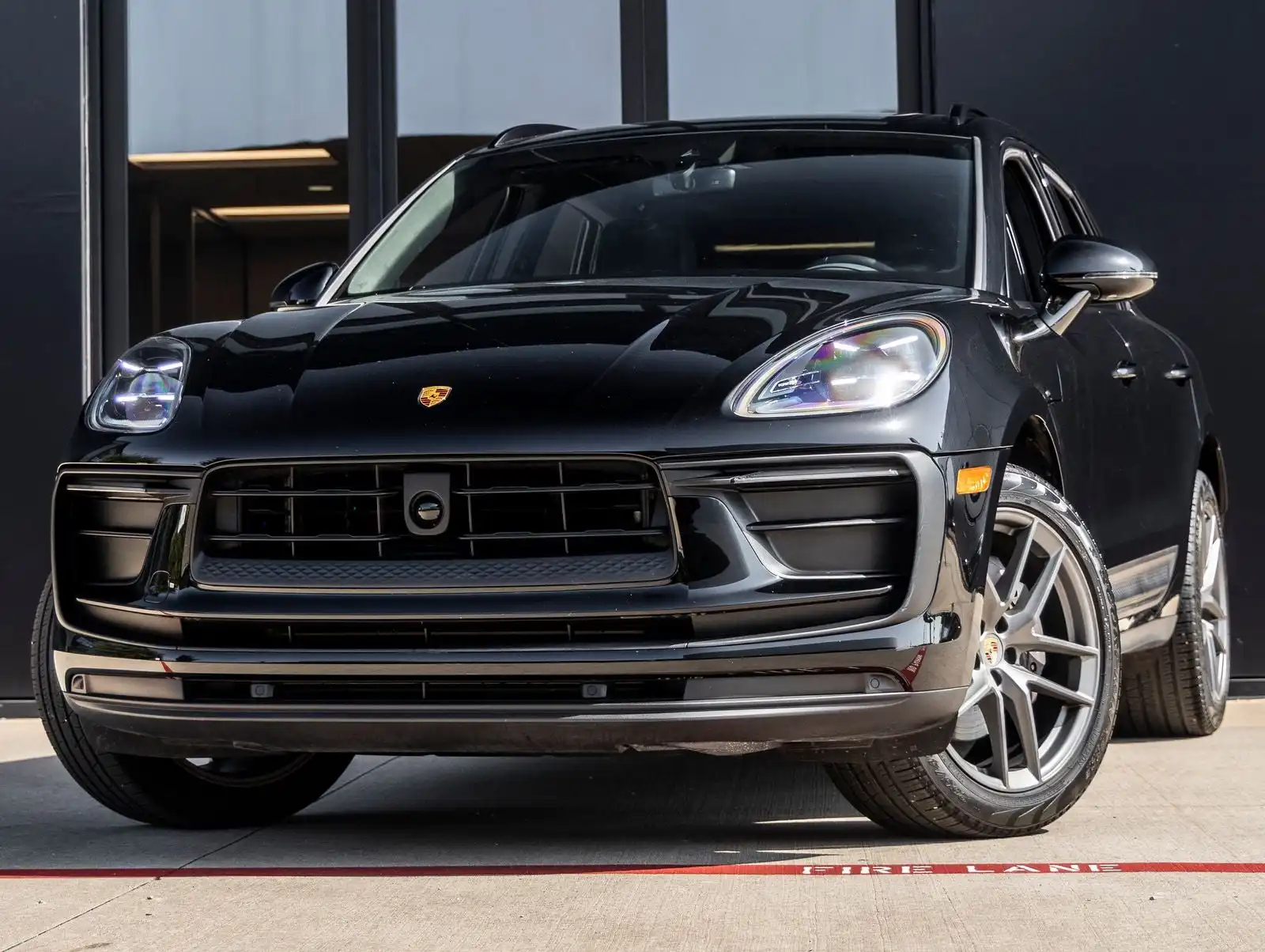 2024 Porsche Macan Base's photo