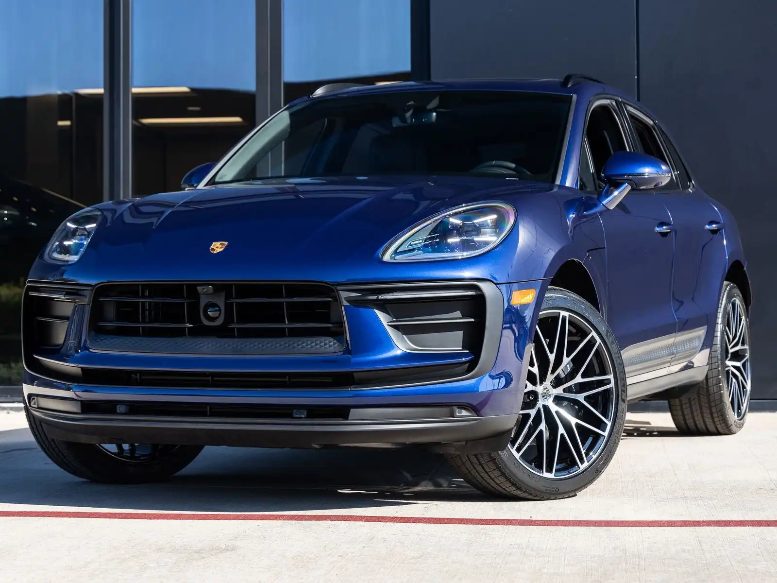 2026 Porsche Macan Base's photo