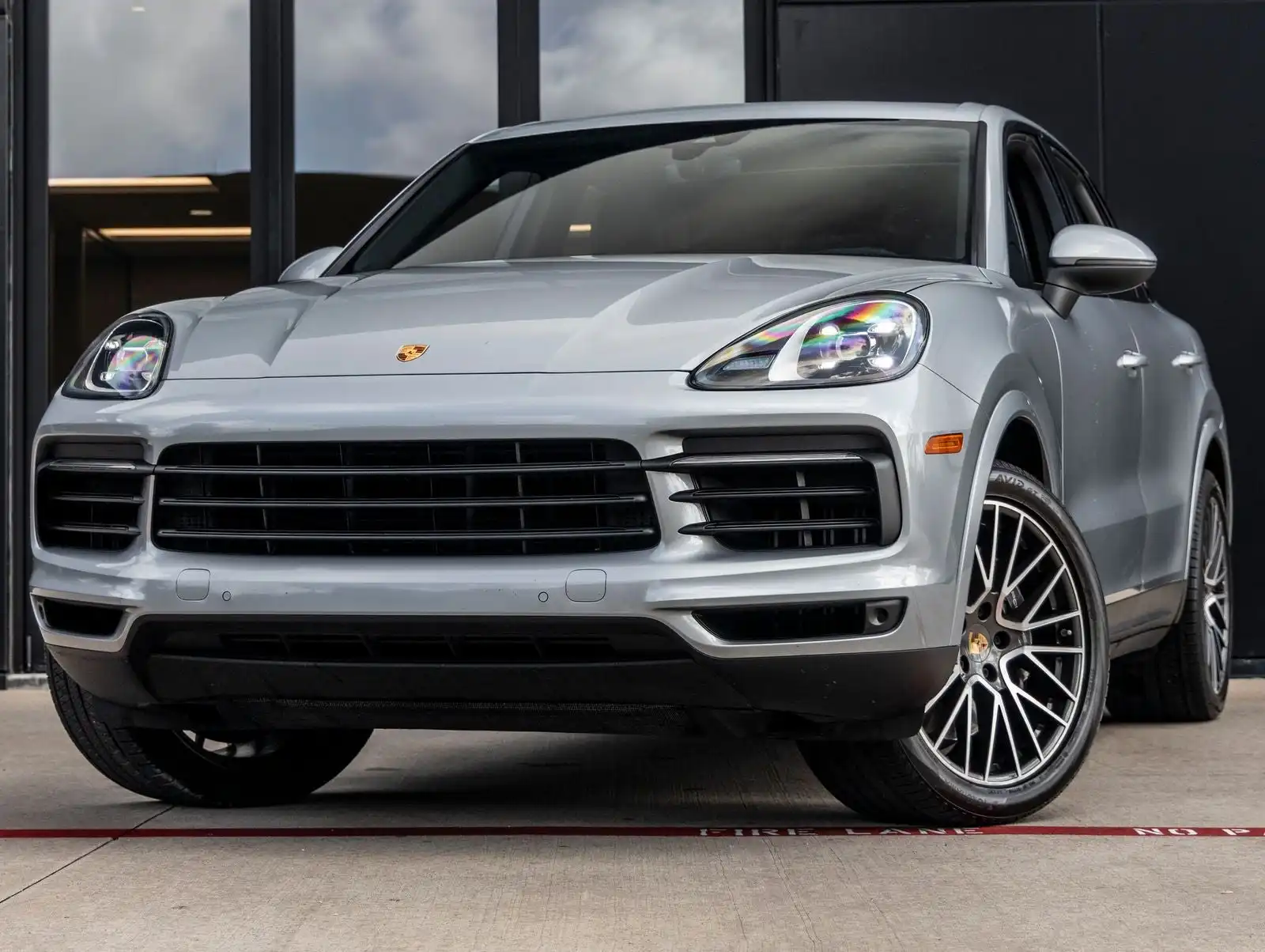 2021 Porsche Cayenne Base's photo