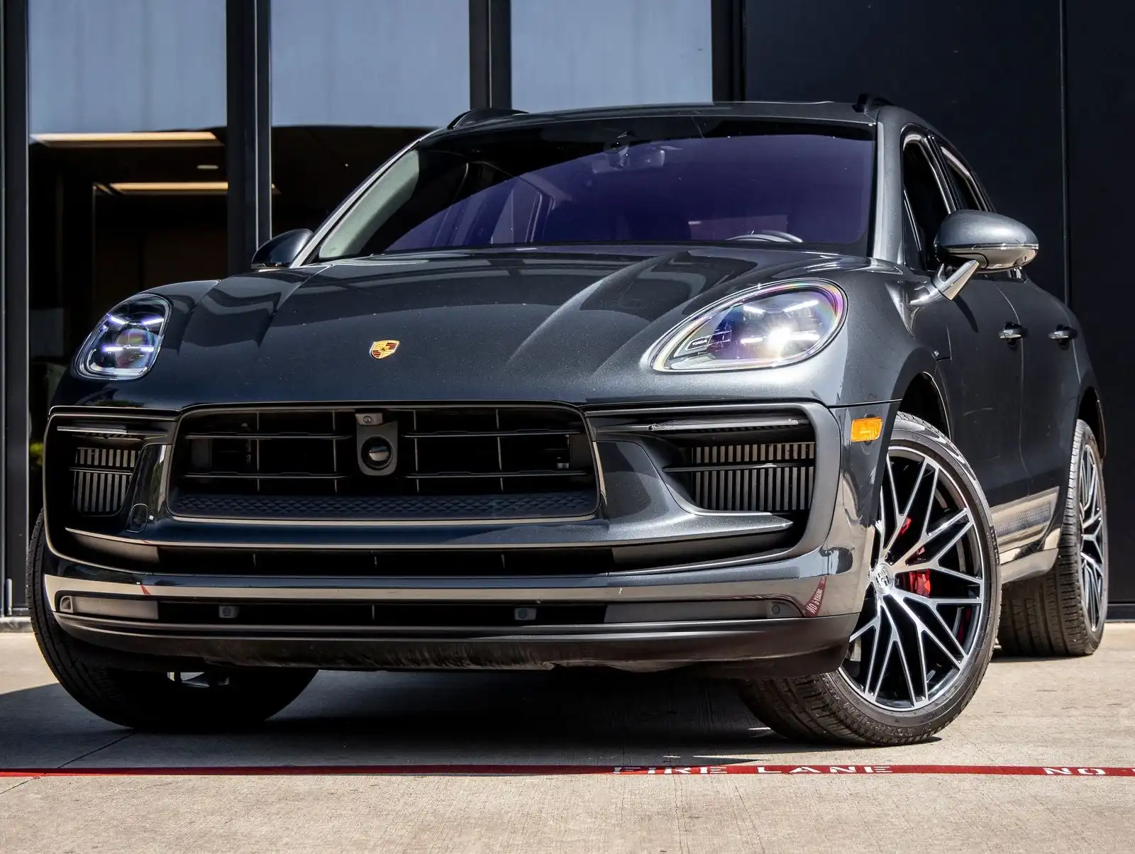 2024 Porsche Macan S's photo