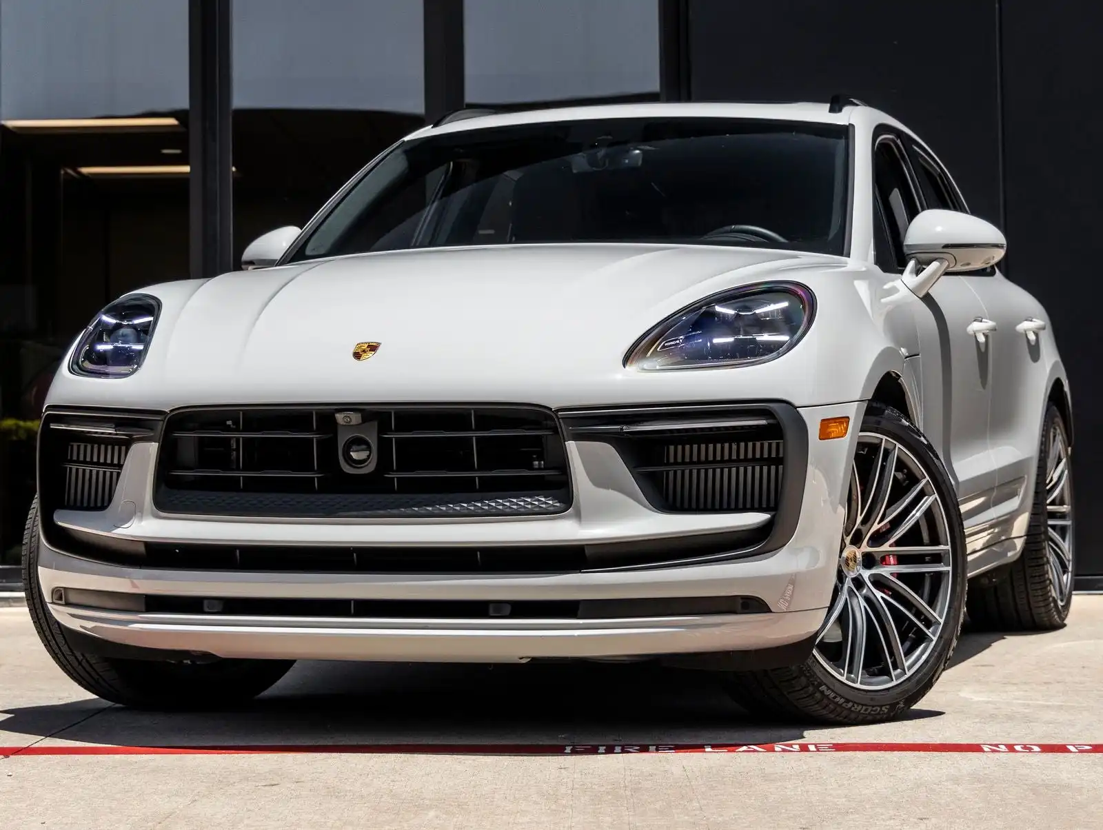 2025 Porsche Macan S's photo