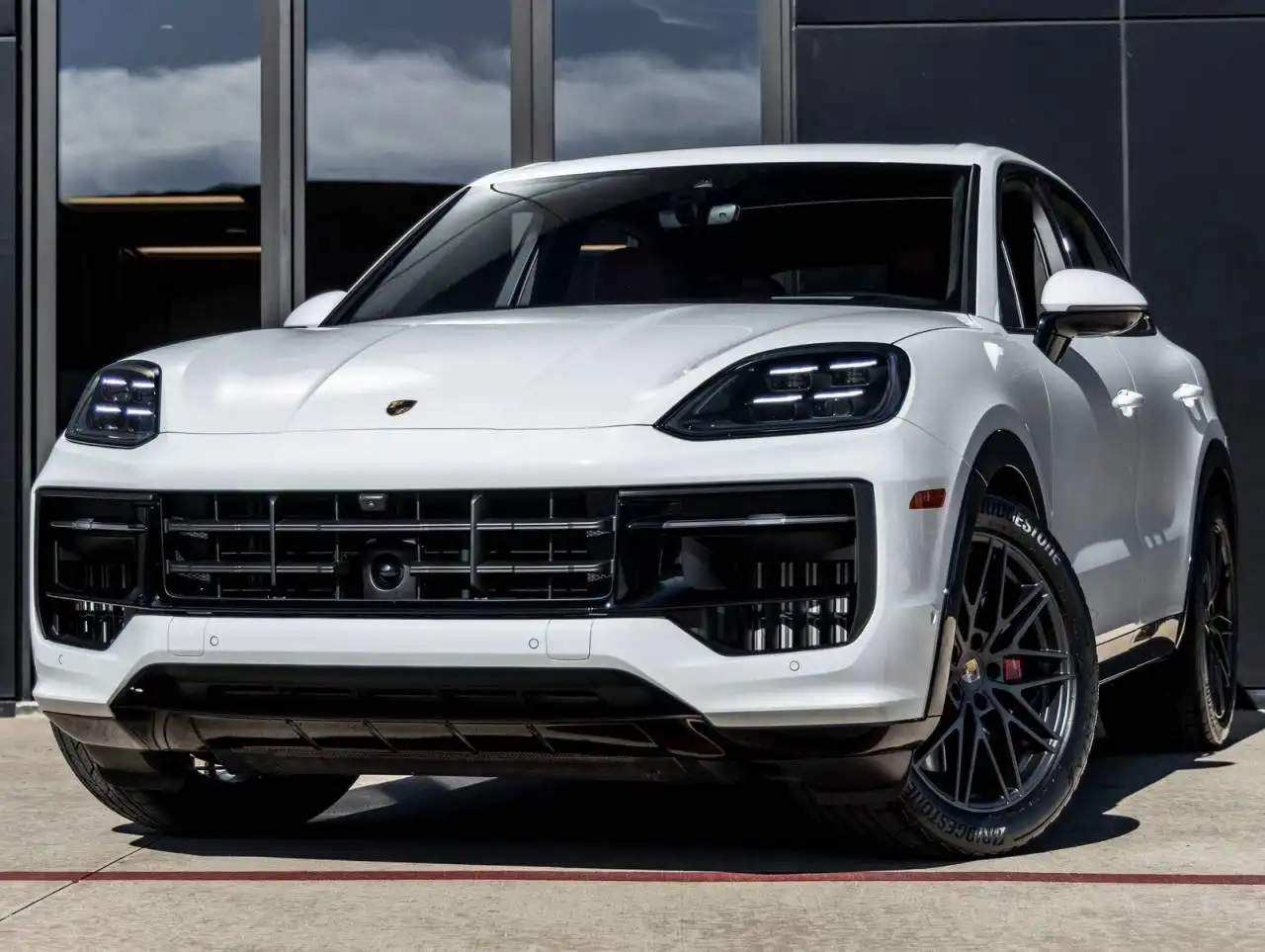 2026 Porsche Cayenne GTS's photo