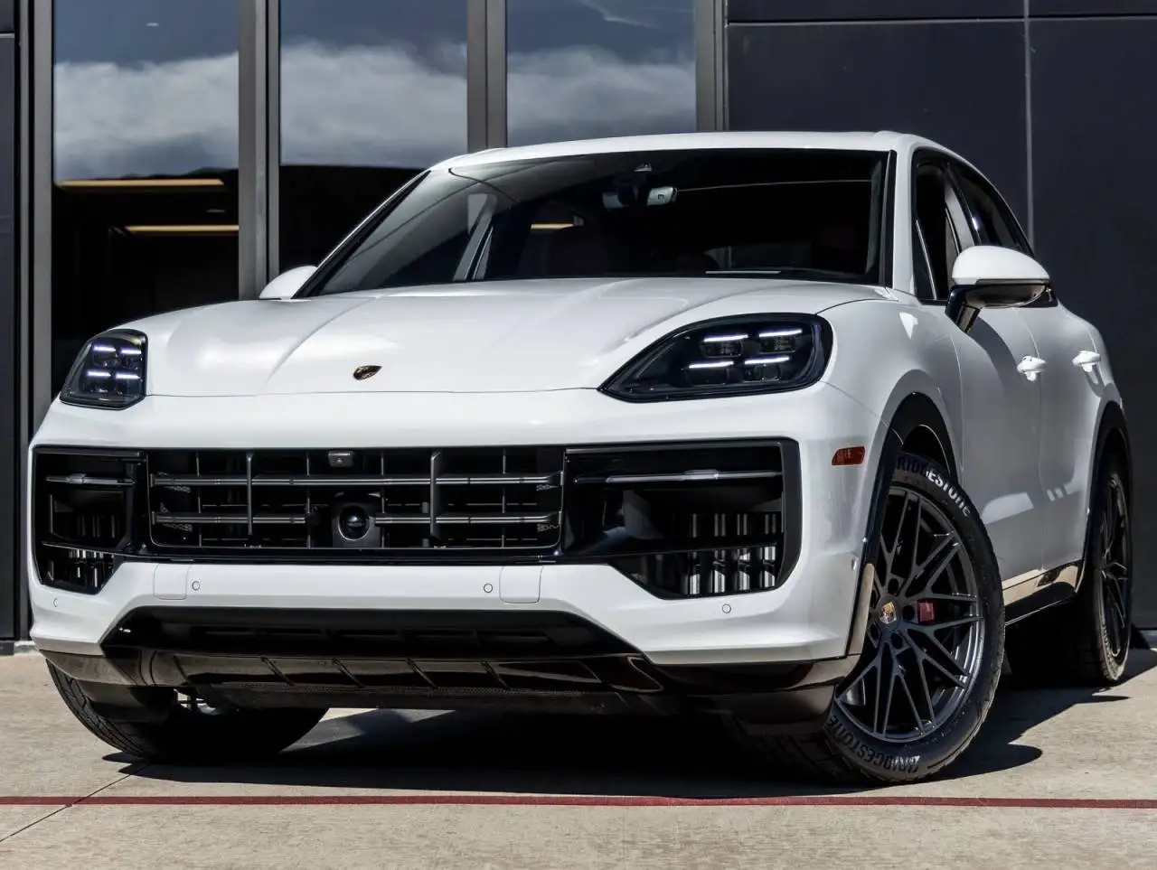 2026 Porsche Cayenne GTS's photo