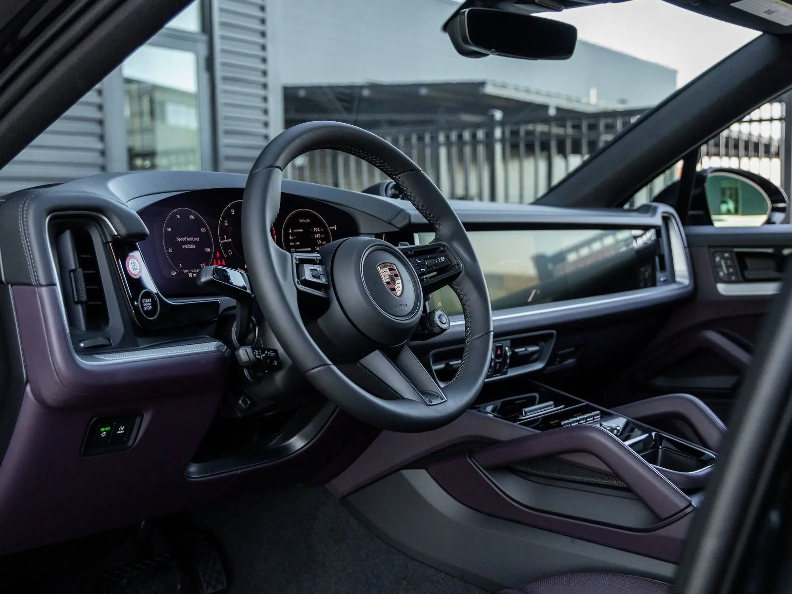 2026 Porsche Cayenne Base photo 4