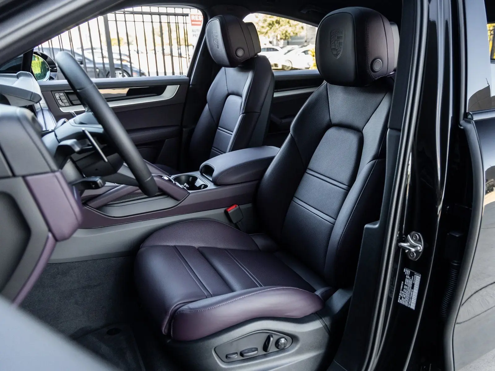 2026 Porsche Cayenne Base photo 5