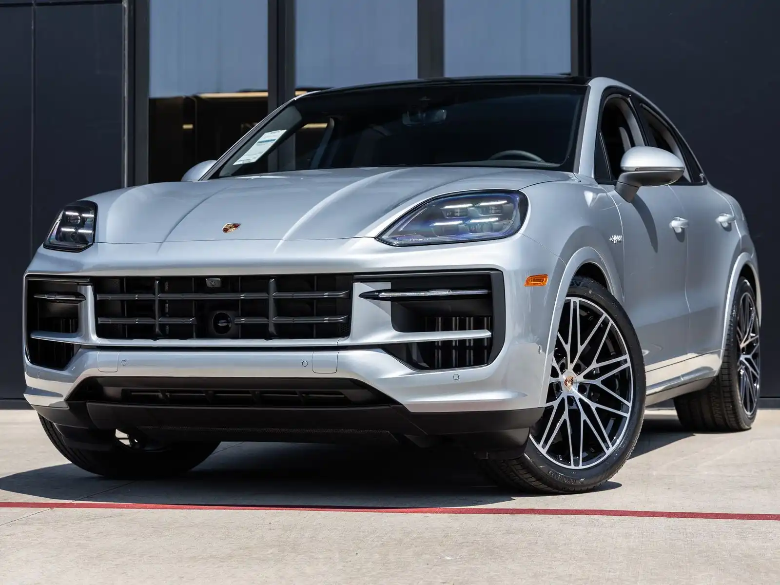 2026 Porsche Cayenne E-Hybrid's photo