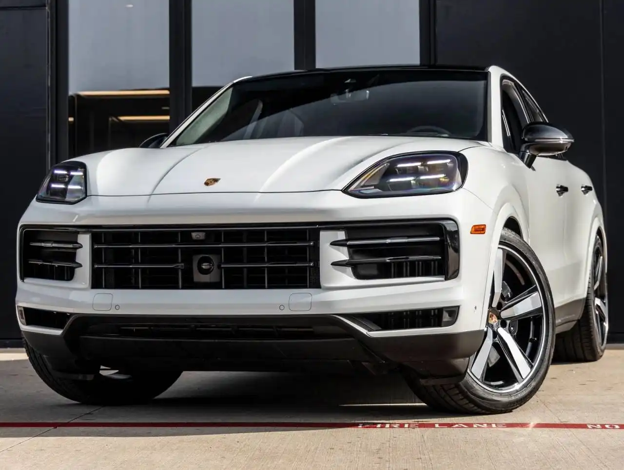 2025 Porsche Cayenne S's photo