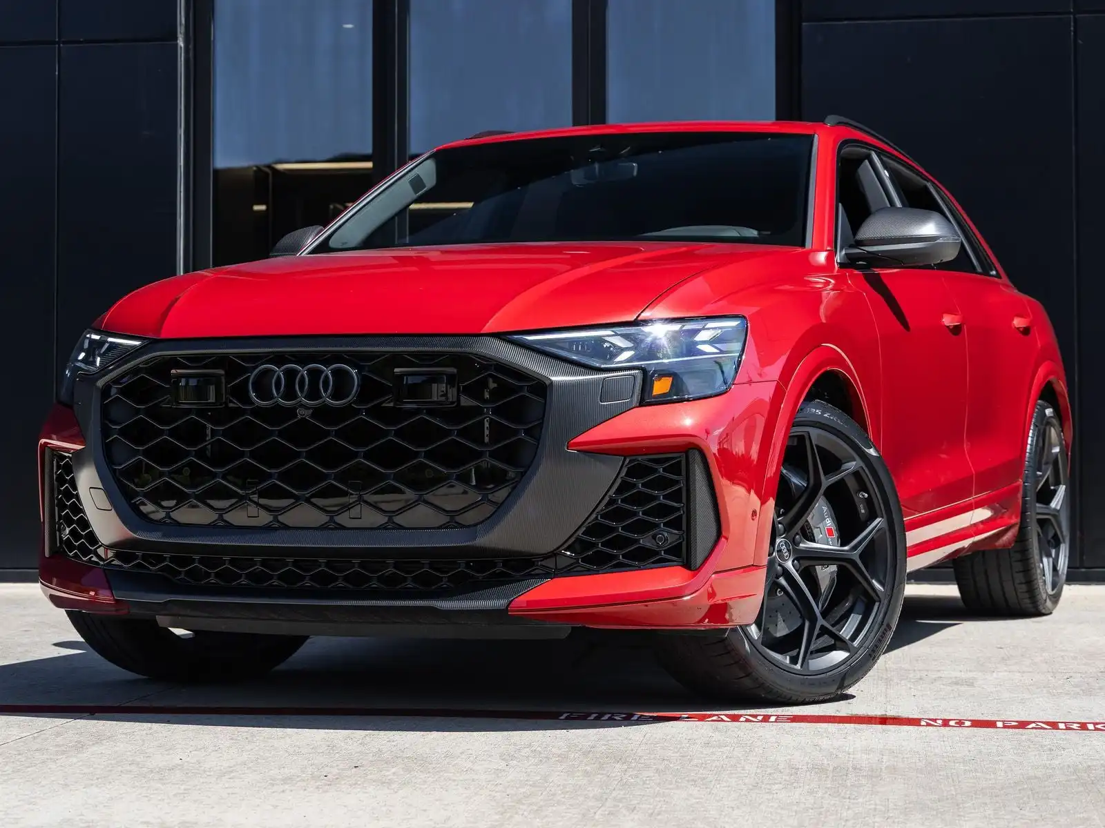 2025 Audi RS Q8 Base's photo