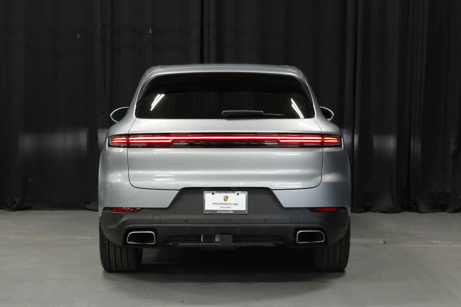 2025 Porsche Cayenne Base photo 4