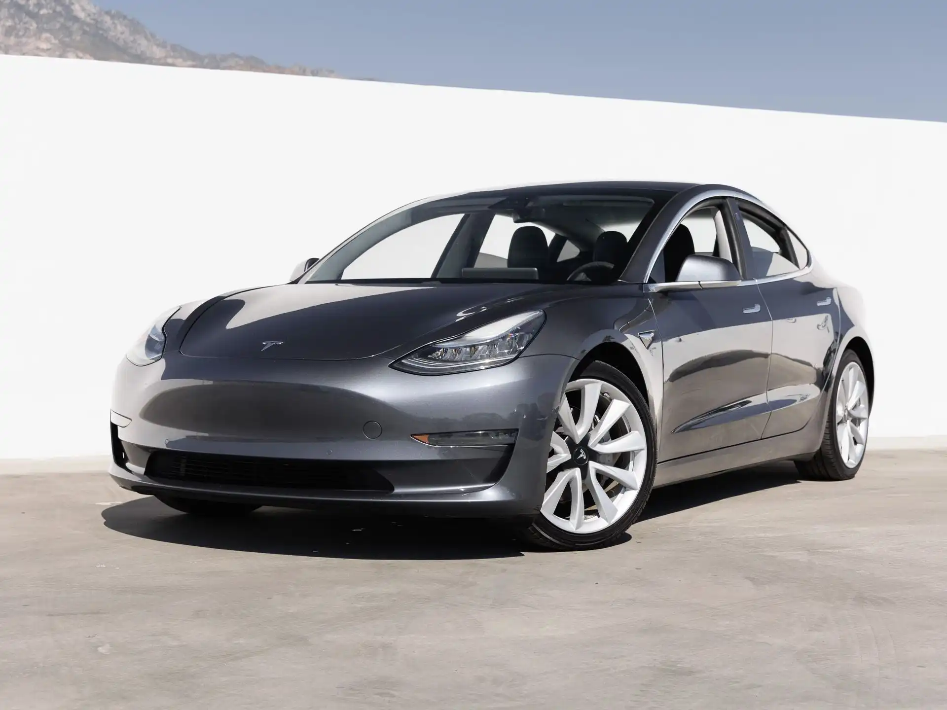2020 Tesla Model 3 Long Range Dual Motor All-Wheel Drive's photo
