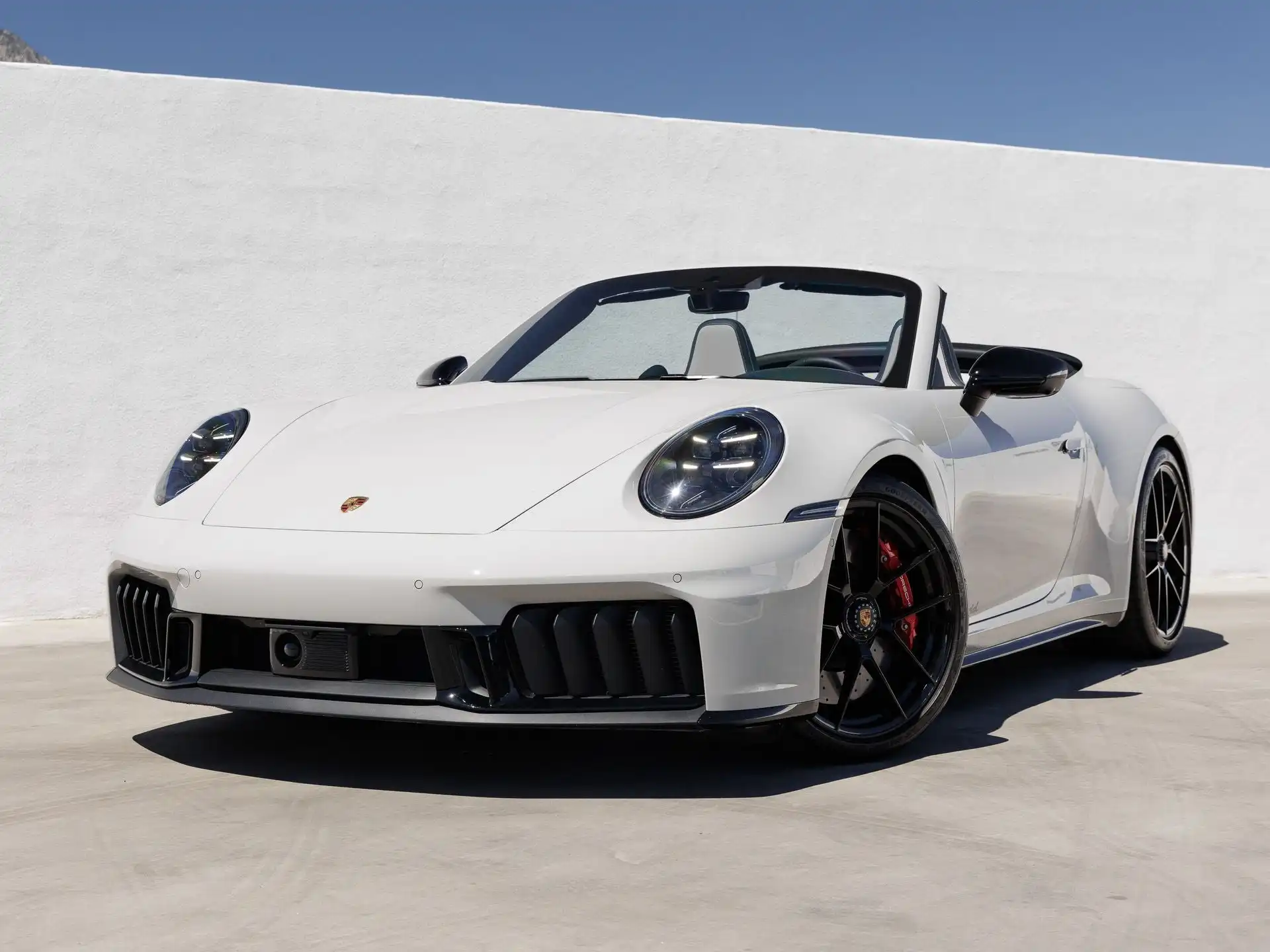 2026 Porsche 911 Carrera 4 GTS Cabriolet's photo
