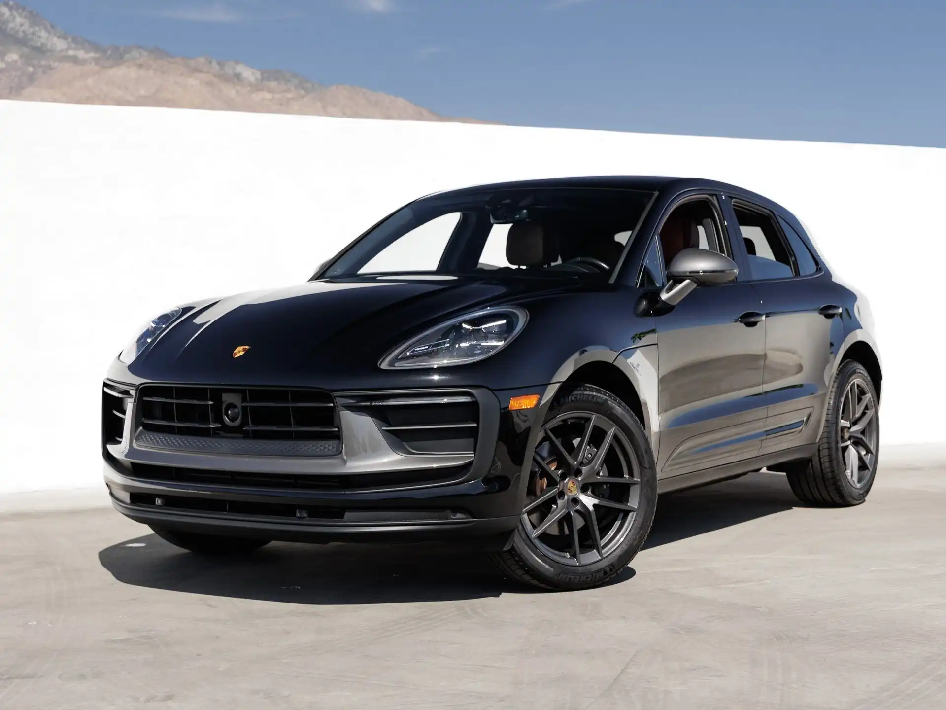 2023 Porsche Macan T's photo