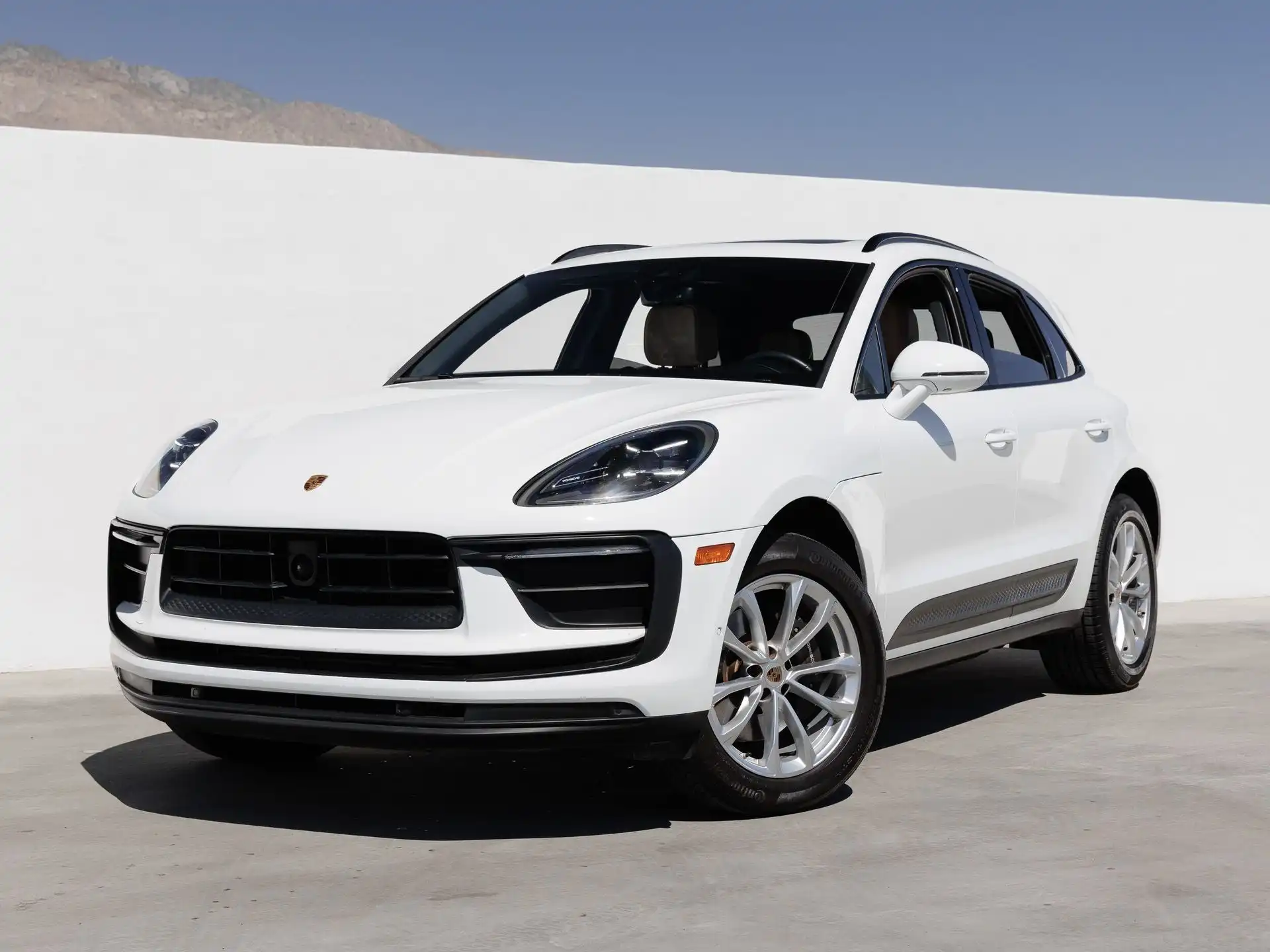 2023 Porsche Macan Base's photo