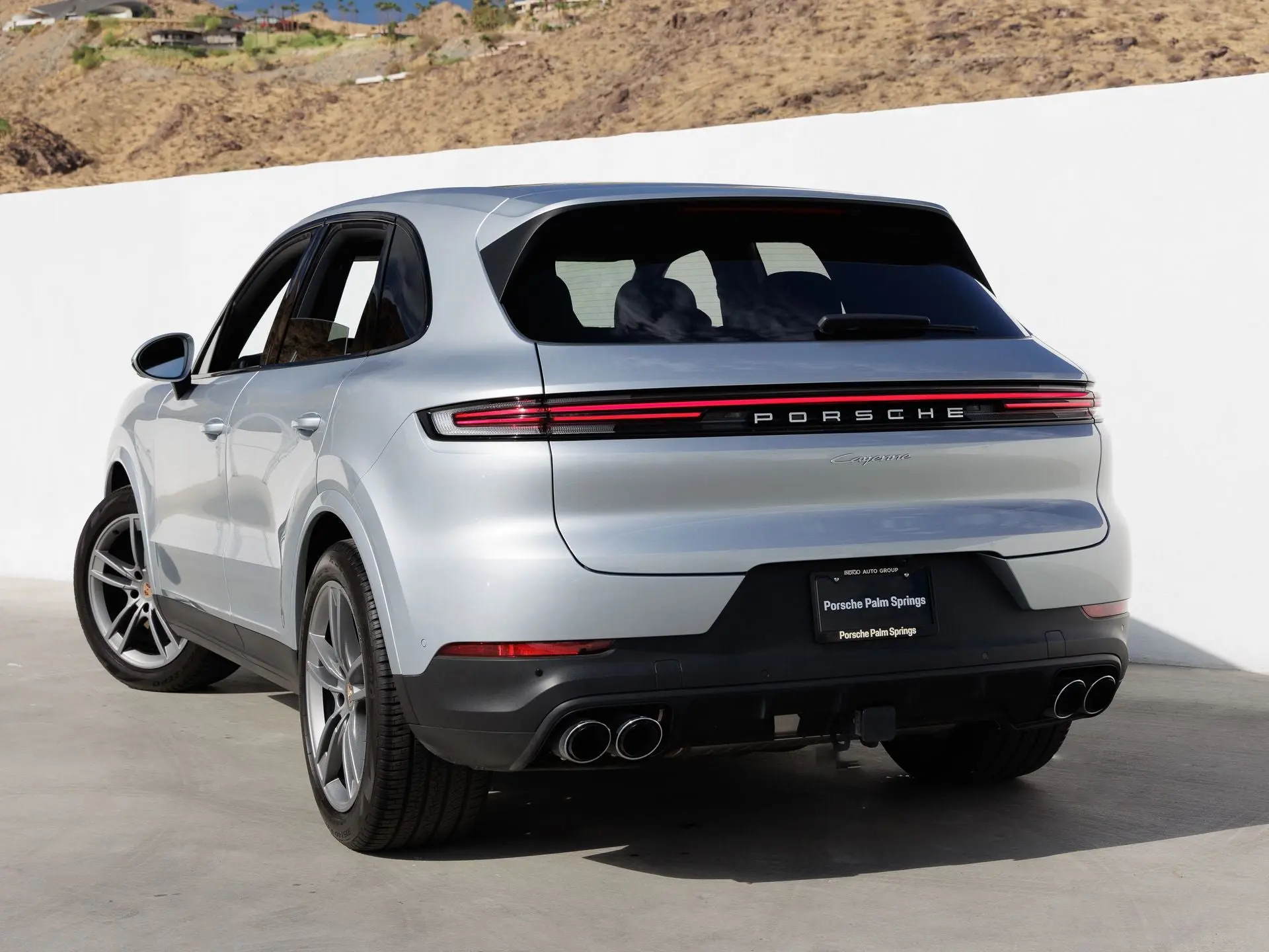 2025 Porsche Cayenne Base photo 3