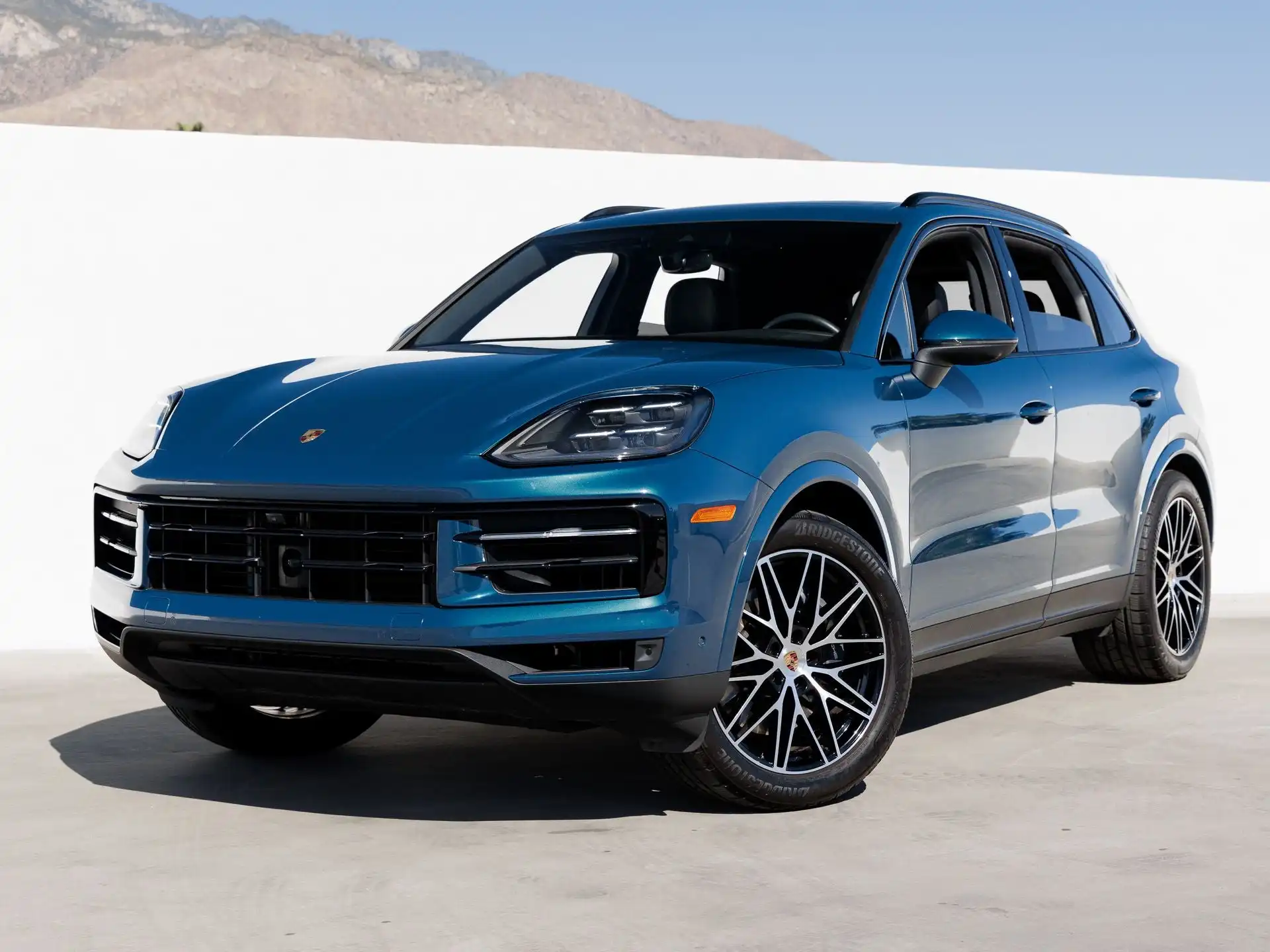 2025 Porsche Cayenne Base's photo