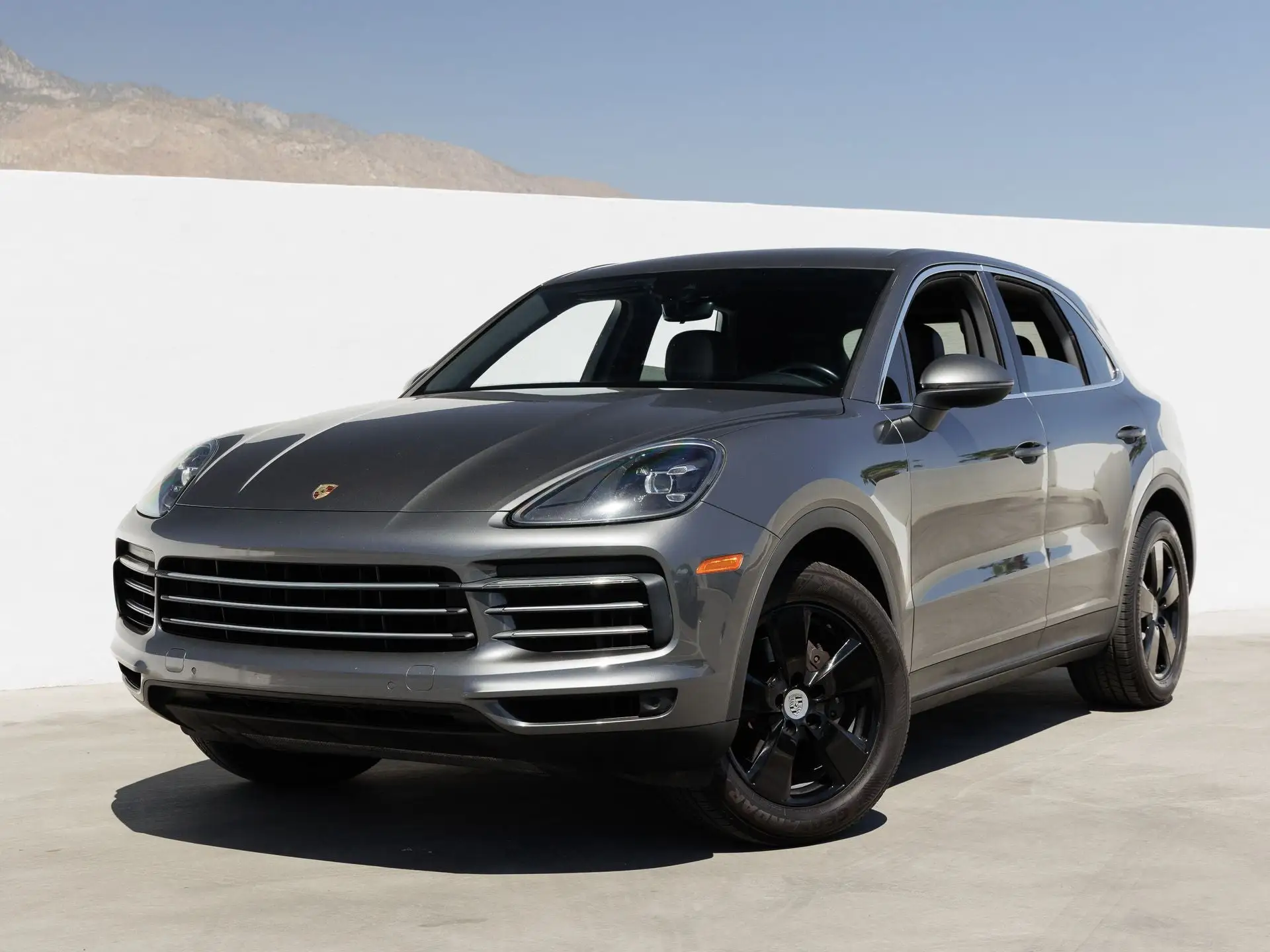 2020 Porsche Cayenne Base photo 1