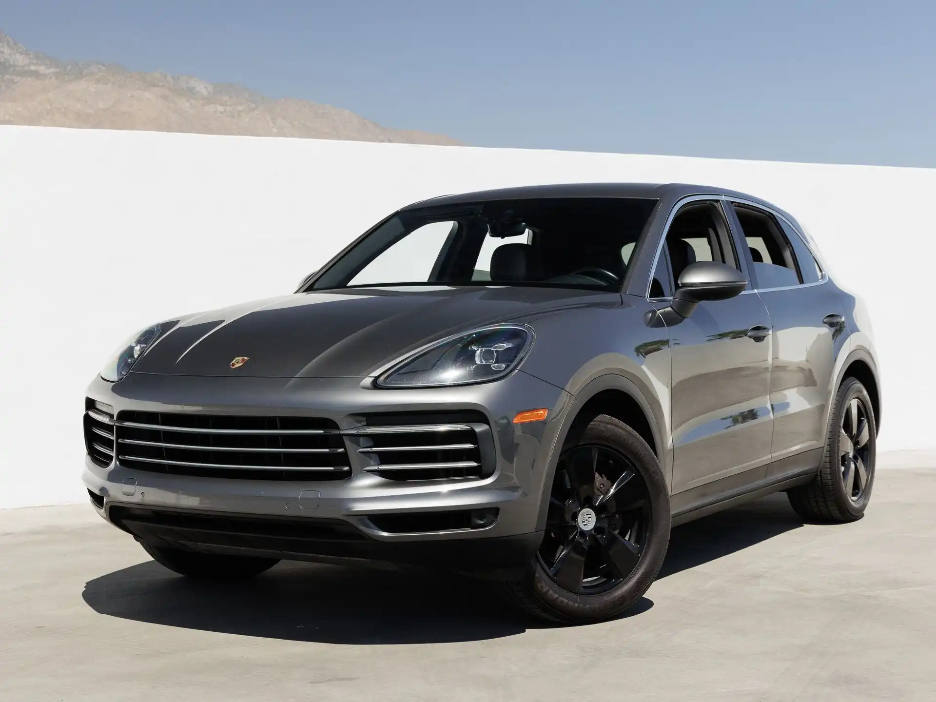 2020 Porsche Cayenne Base's photo