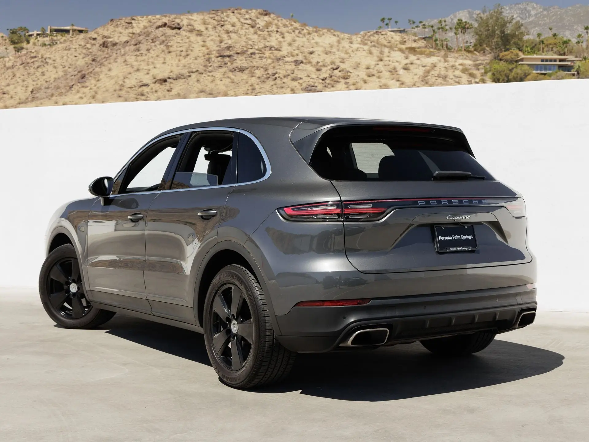 2020 Porsche Cayenne Base photo 3