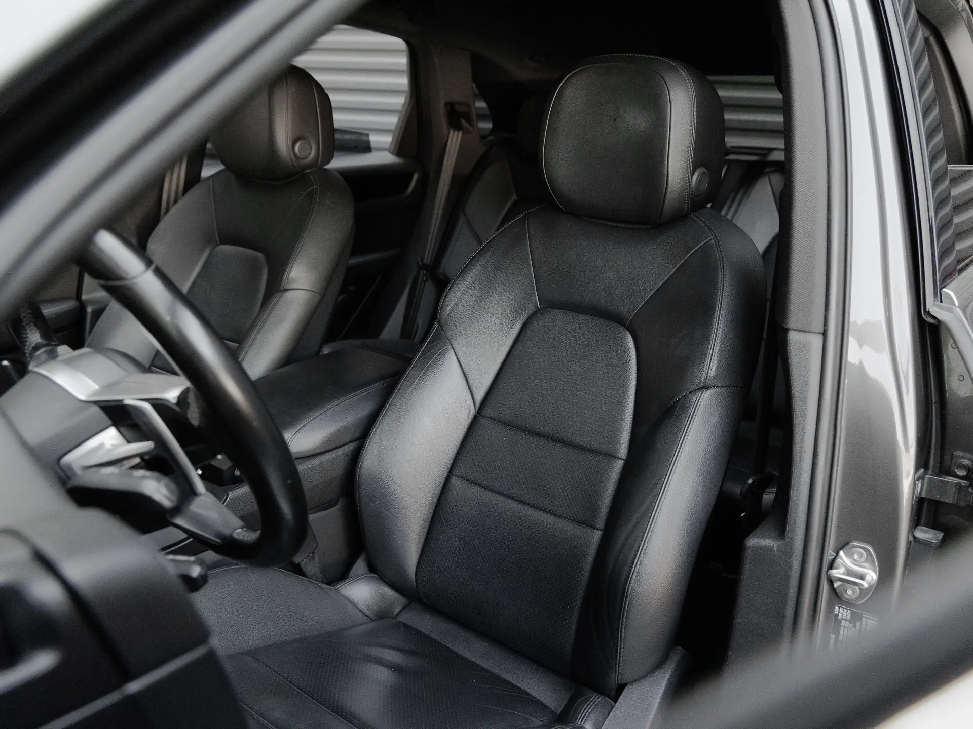 2020 Porsche Cayenne Base photo 5