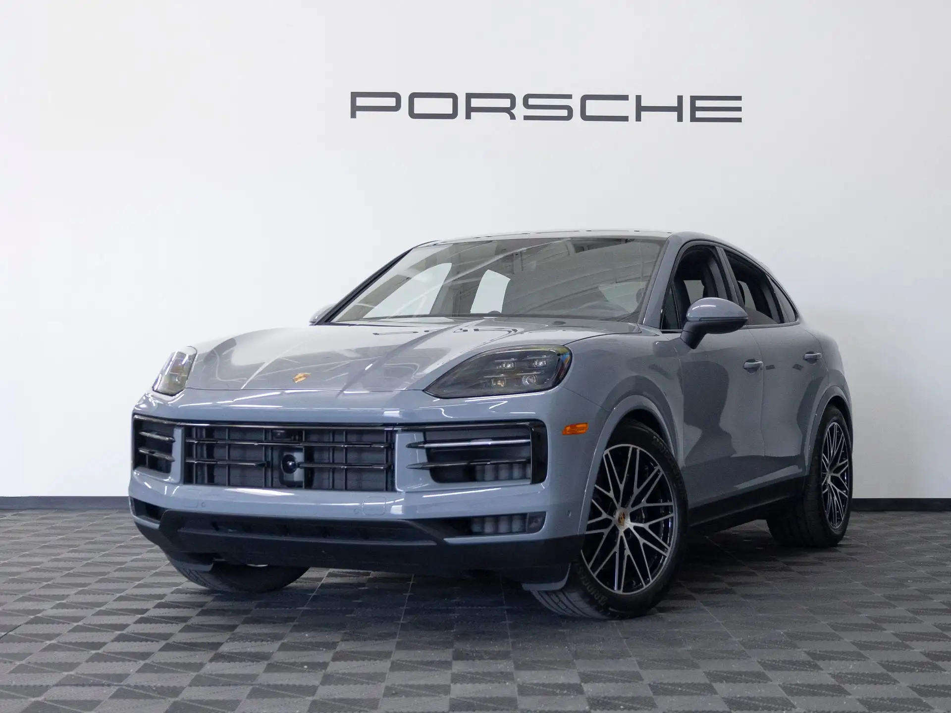 2026 Porsche Cayenne Base's photo