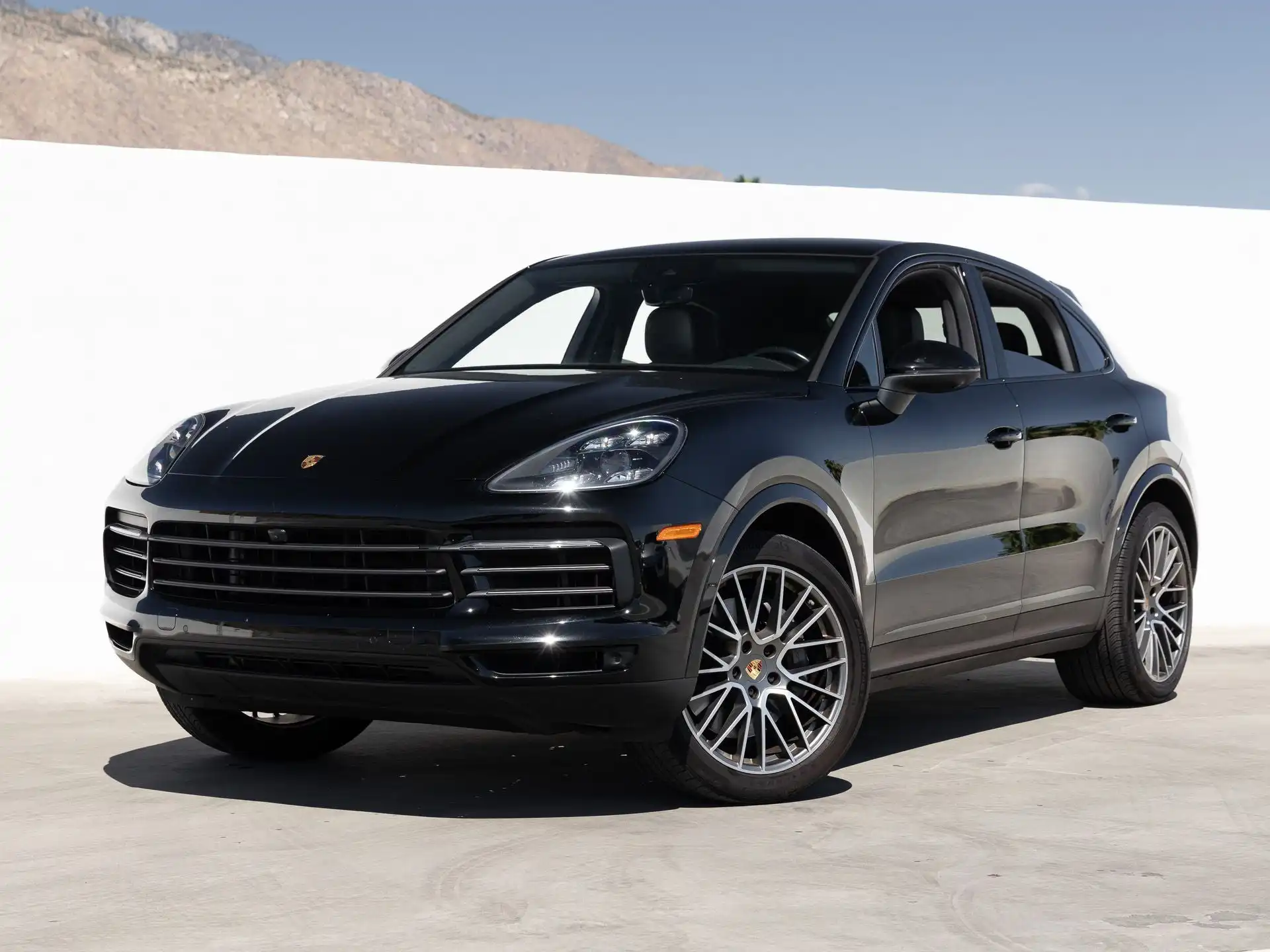 2022 Porsche Cayenne S's photo