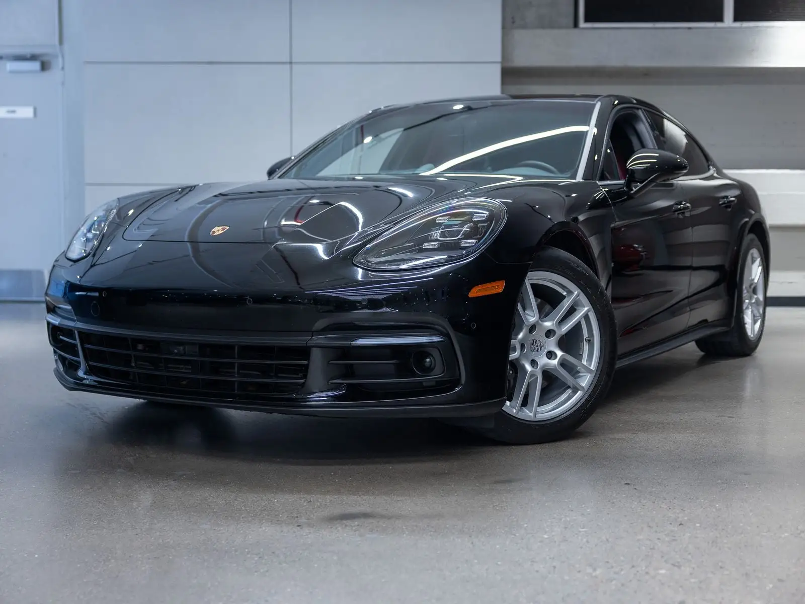2020 Porsche Panamera 4 photo 1