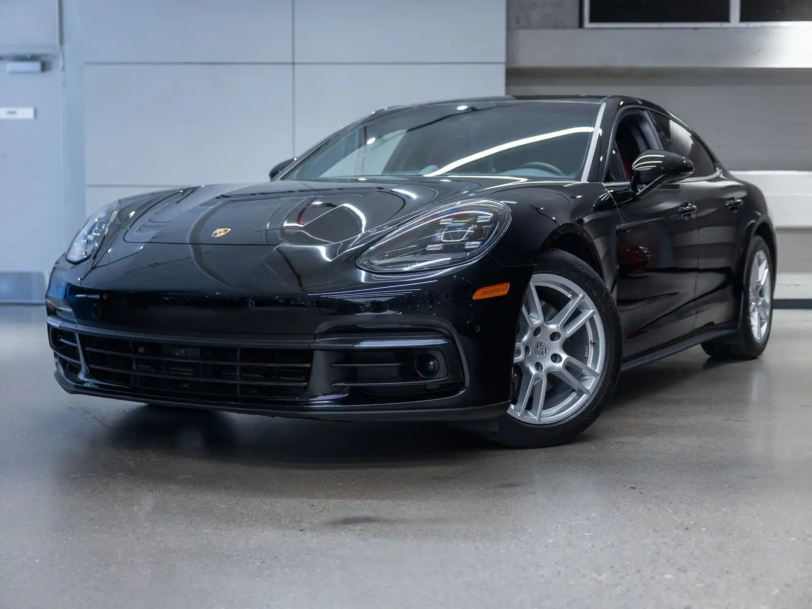 2020 Porsche Panamera 4's photo